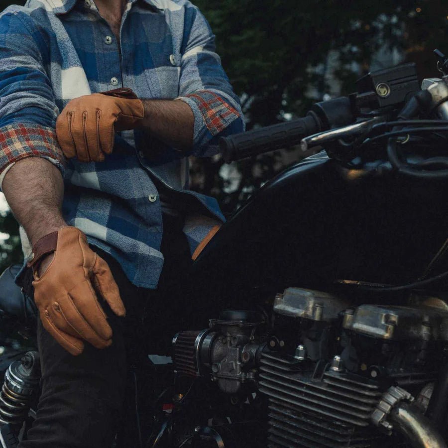 Maroon Bell Outdoor BUFFALO LEATHER GLOVES - Spirit of 1876