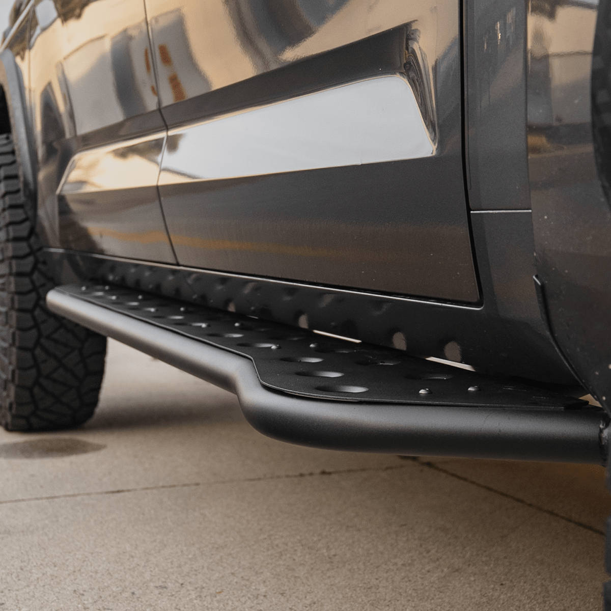 Rock Sliders For 2022+ Toyota Tundra - Spirit of 1876Dealers of Cali Raised LED