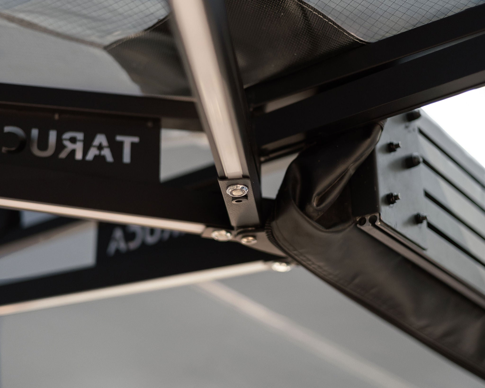 Taruca Rogue 270+ XC Awning LHS - Spirit of 1876 - Taruca USA
