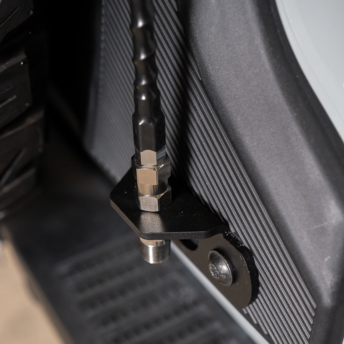 Rear Antenna Mount Fits 22+ Ford Bronco Raptor - Spirit of 1876Dealers of Cali Raised LED