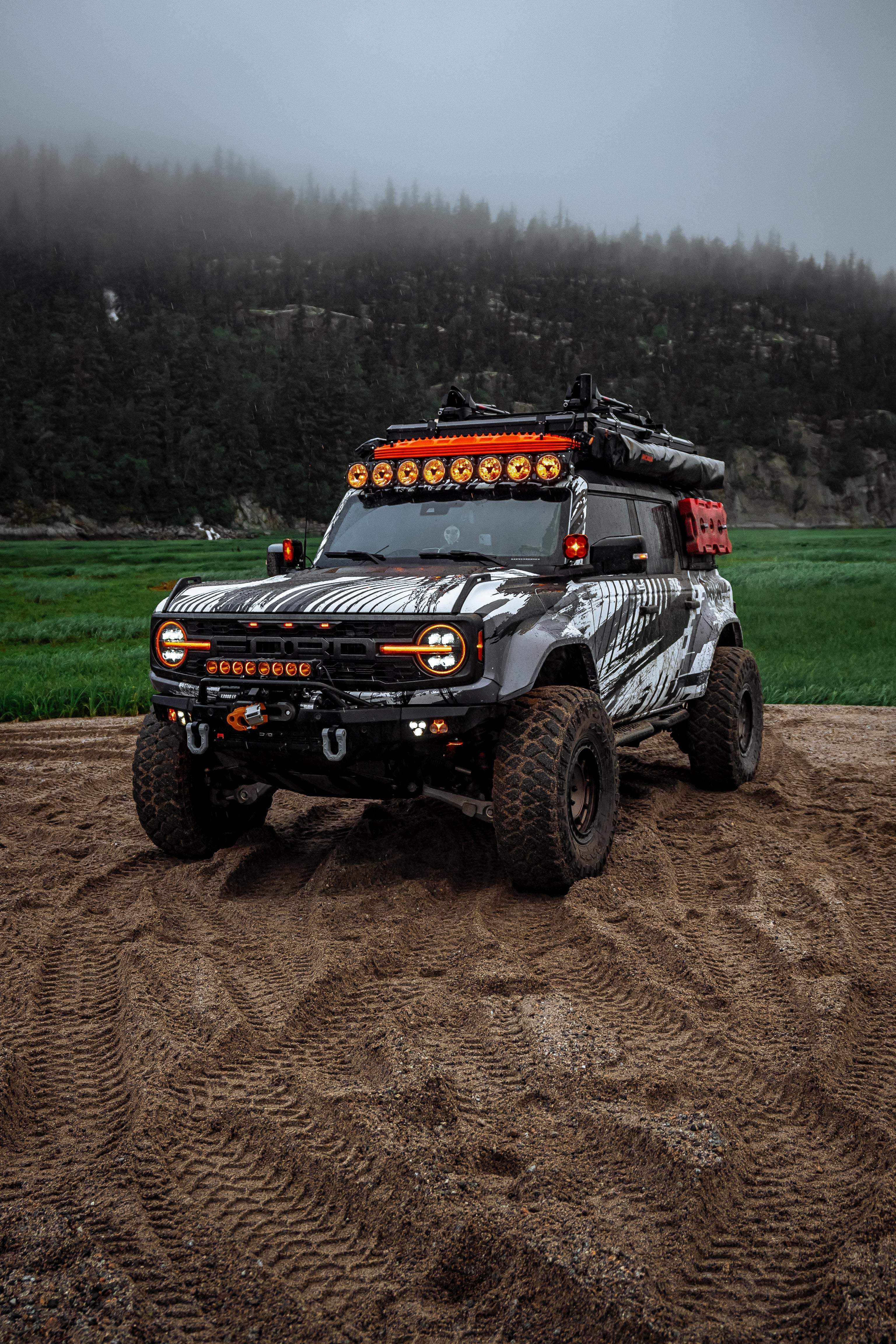 TrailRax KC light bar mount