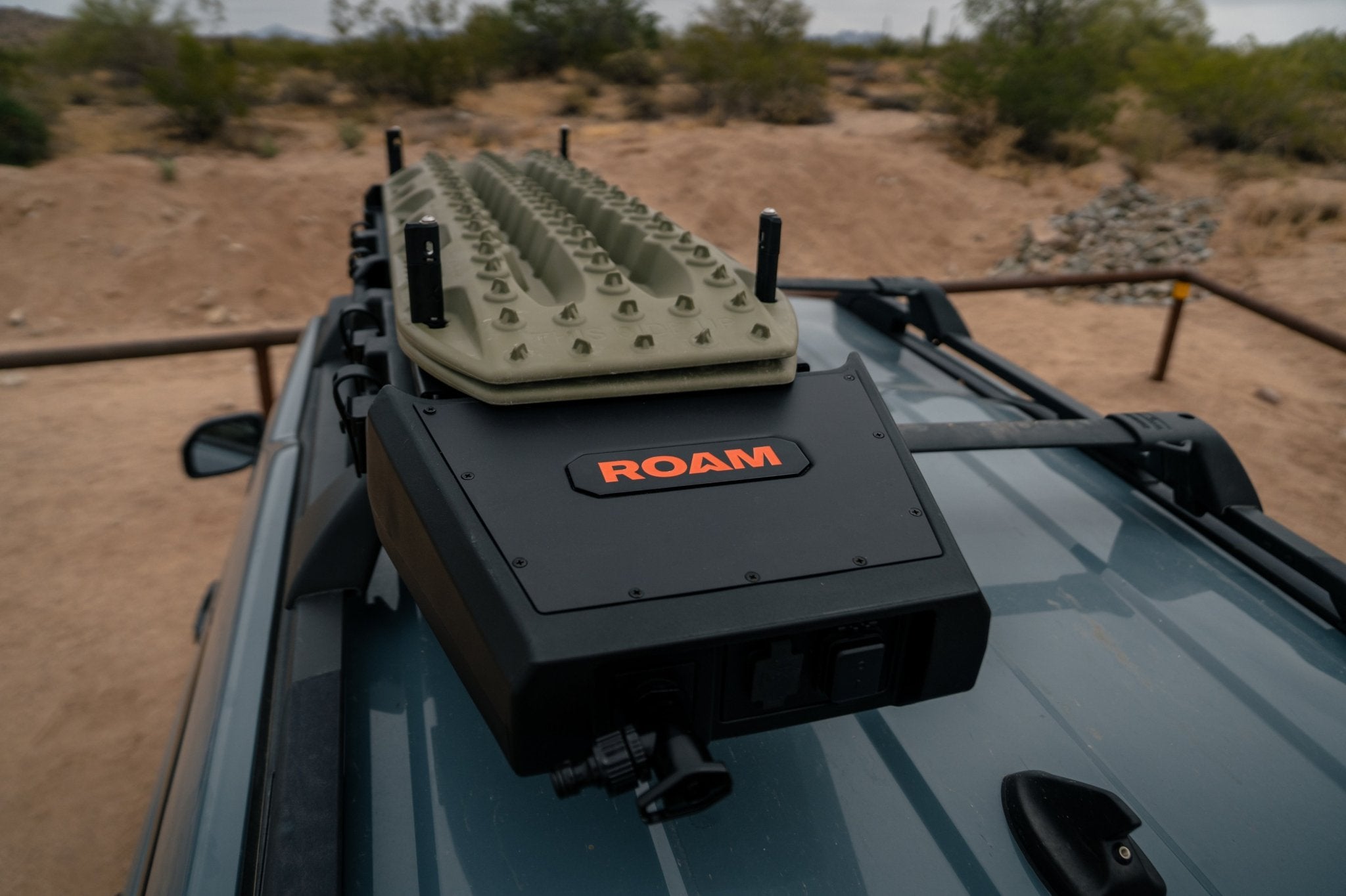 8.5 Gallon Electric Pump Tank & Traction Board Mount - Spirit of 1876 - ROAM Dealer Portal