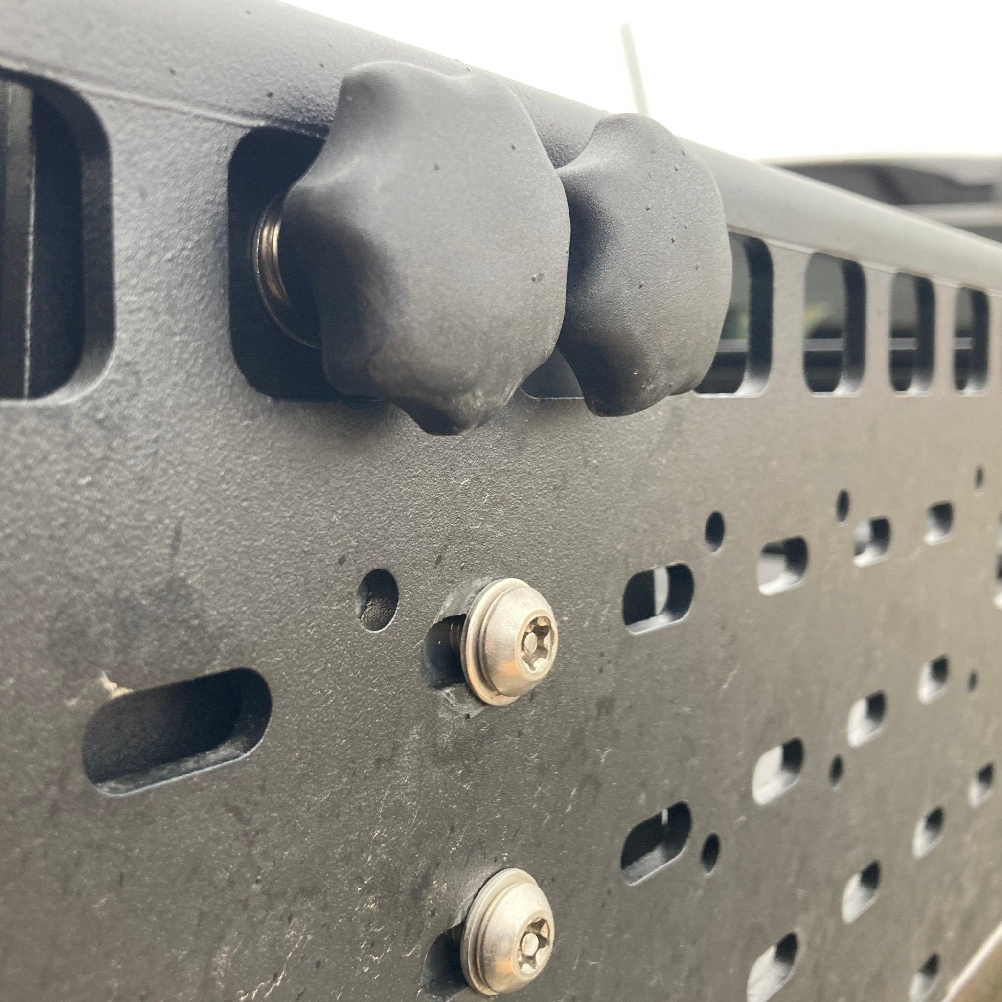 BillieBars - Quick Release Thumb Screws for Cross Bars - Spirit of 1876 - BillieBars
