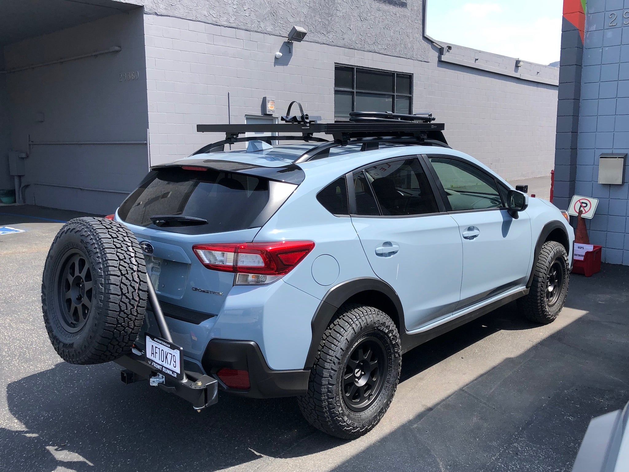 *Refurbished* UltraSwing™ Multi-Fit Spare Tire Hitch Mount