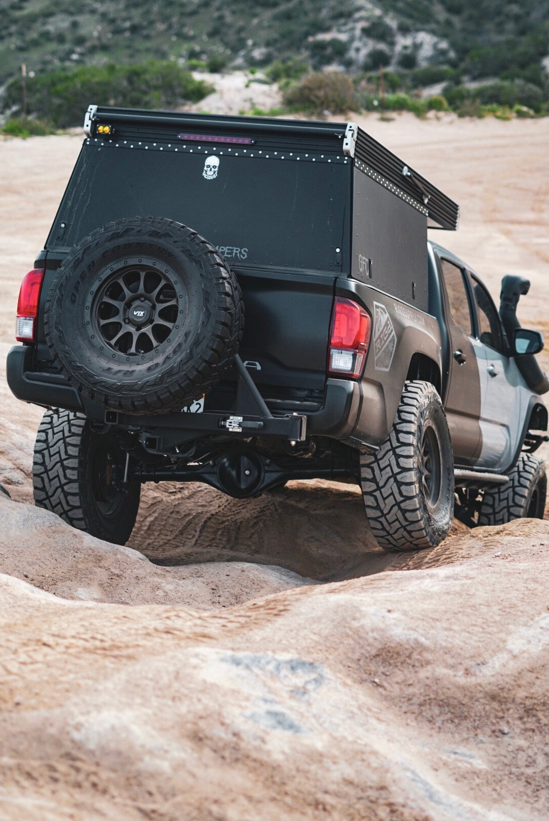 *Refurbished* UltraSwing™ Multi-Fit Spare Tire Hitch Mount