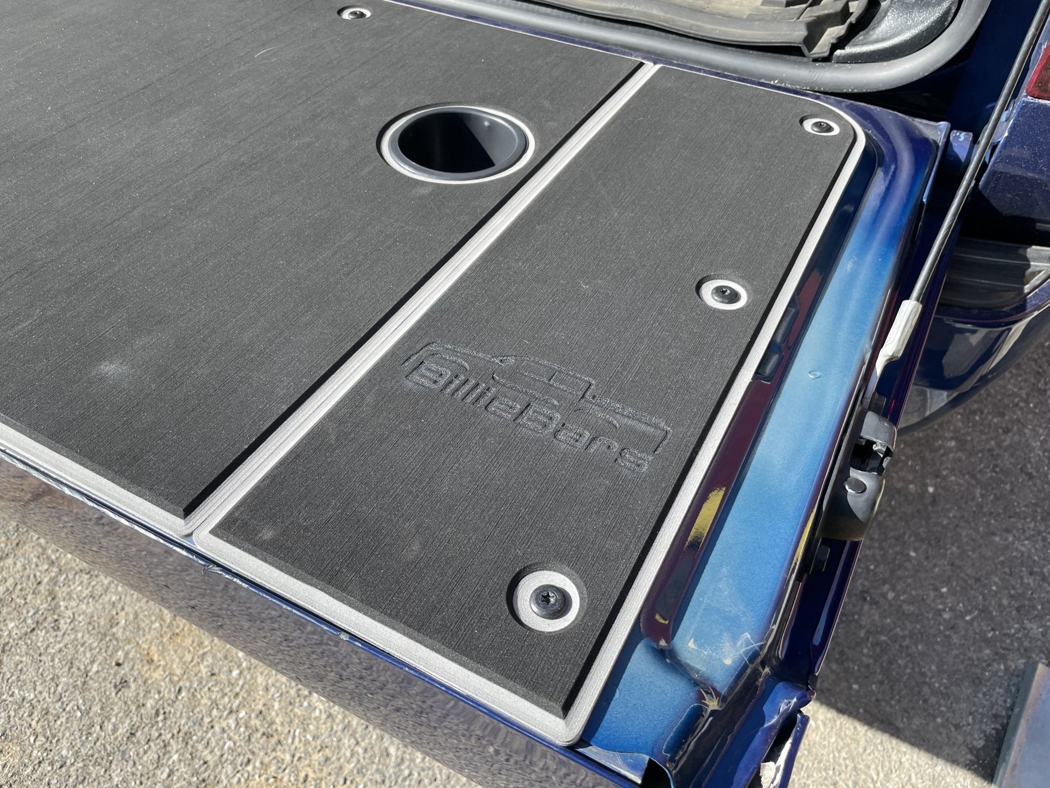 Avalanche Tailgate Cover (2007+) - Spirit of 1876 - BillieBars
