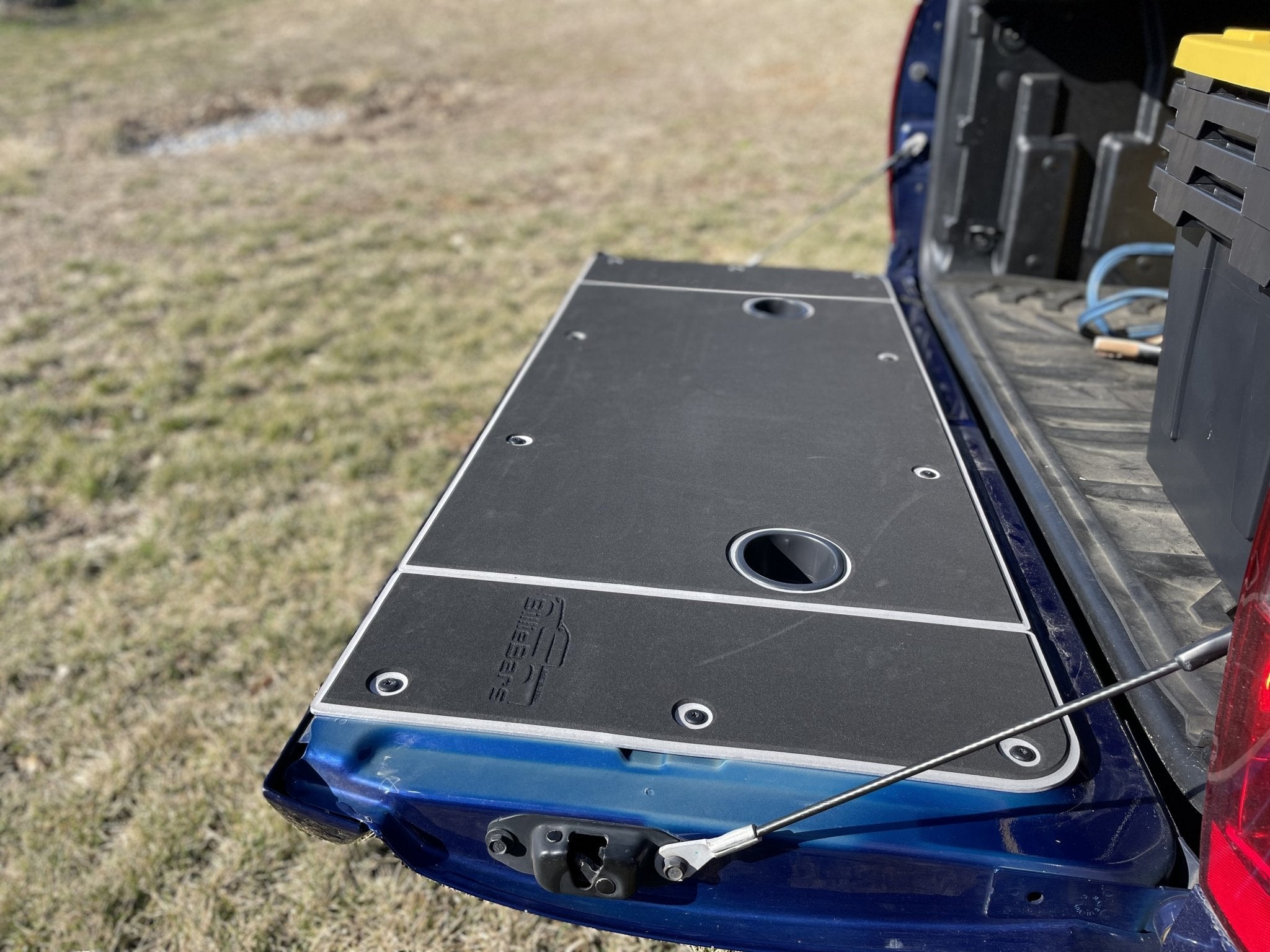 Avalanche Tailgate Cover (2007+) - Spirit of 1876 - BillieBars