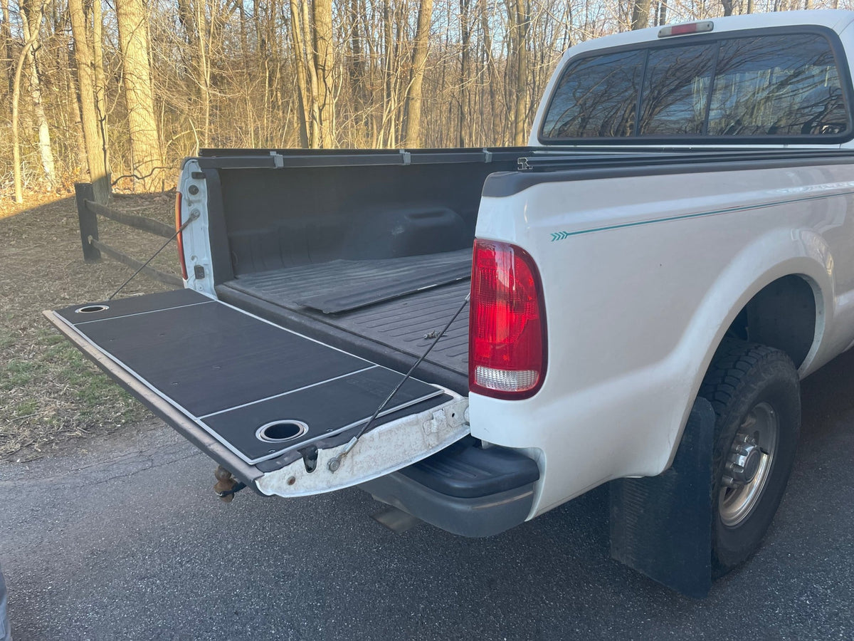 F150 F250 F350 Tailgate Cover (1999-2007) - Spirit of 1876 - BillieBars