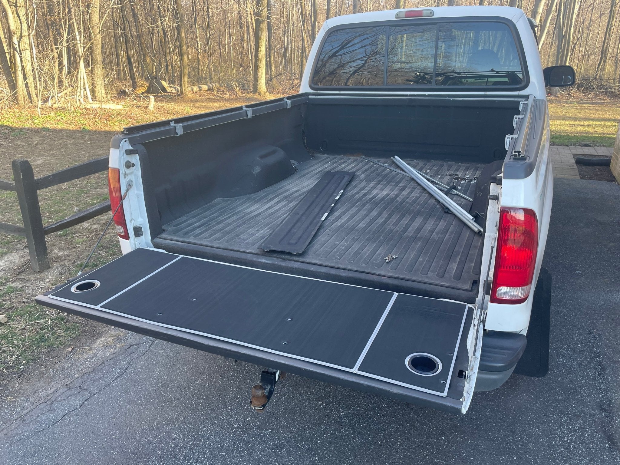 F150 F250 F350 Tailgate Cover (1999-2007) - Spirit of 1876 - BillieBars