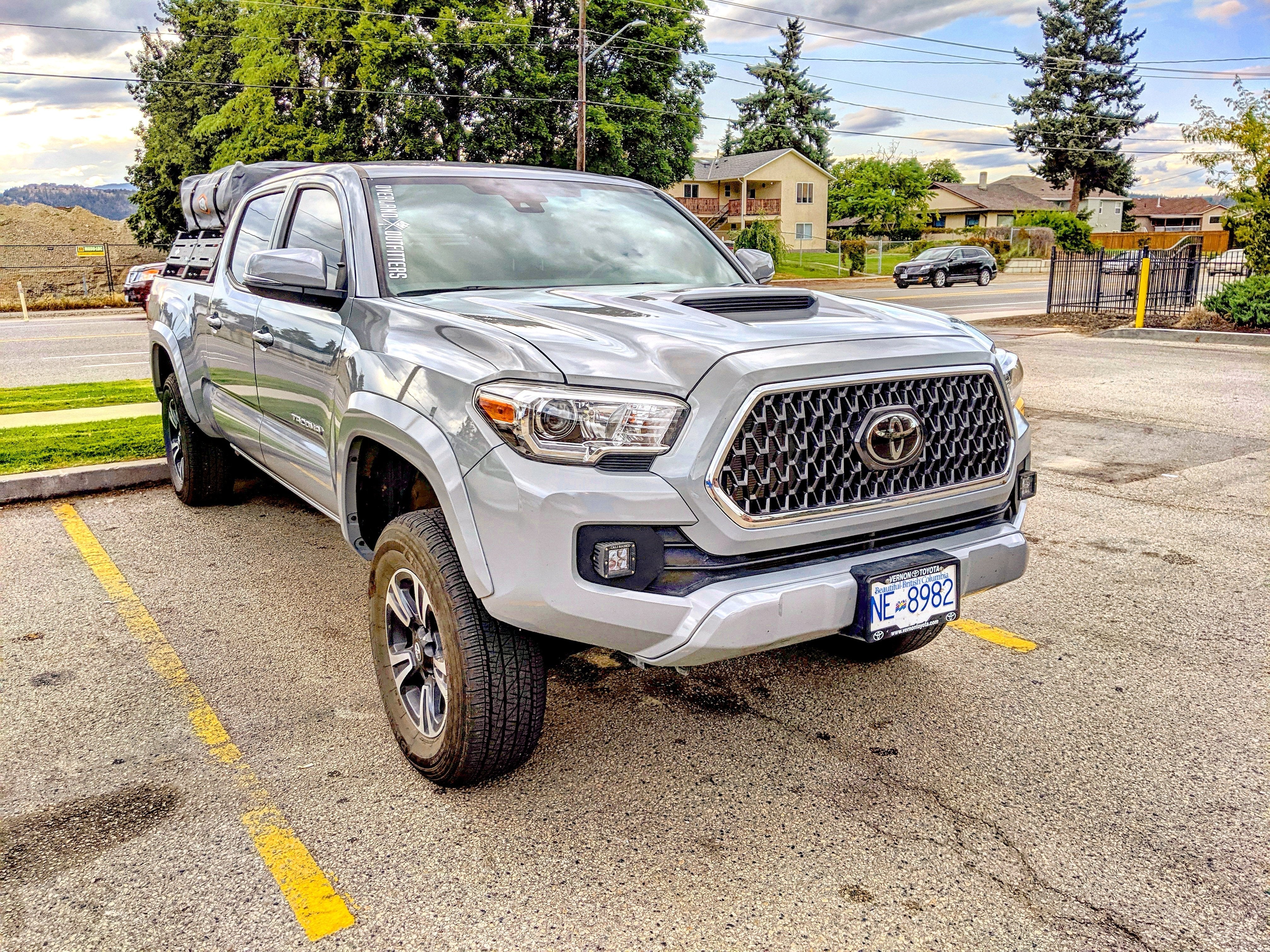 LED Fog Light Pod Replacements Brackets Kit For 2016-2023 Toyota Tacoma