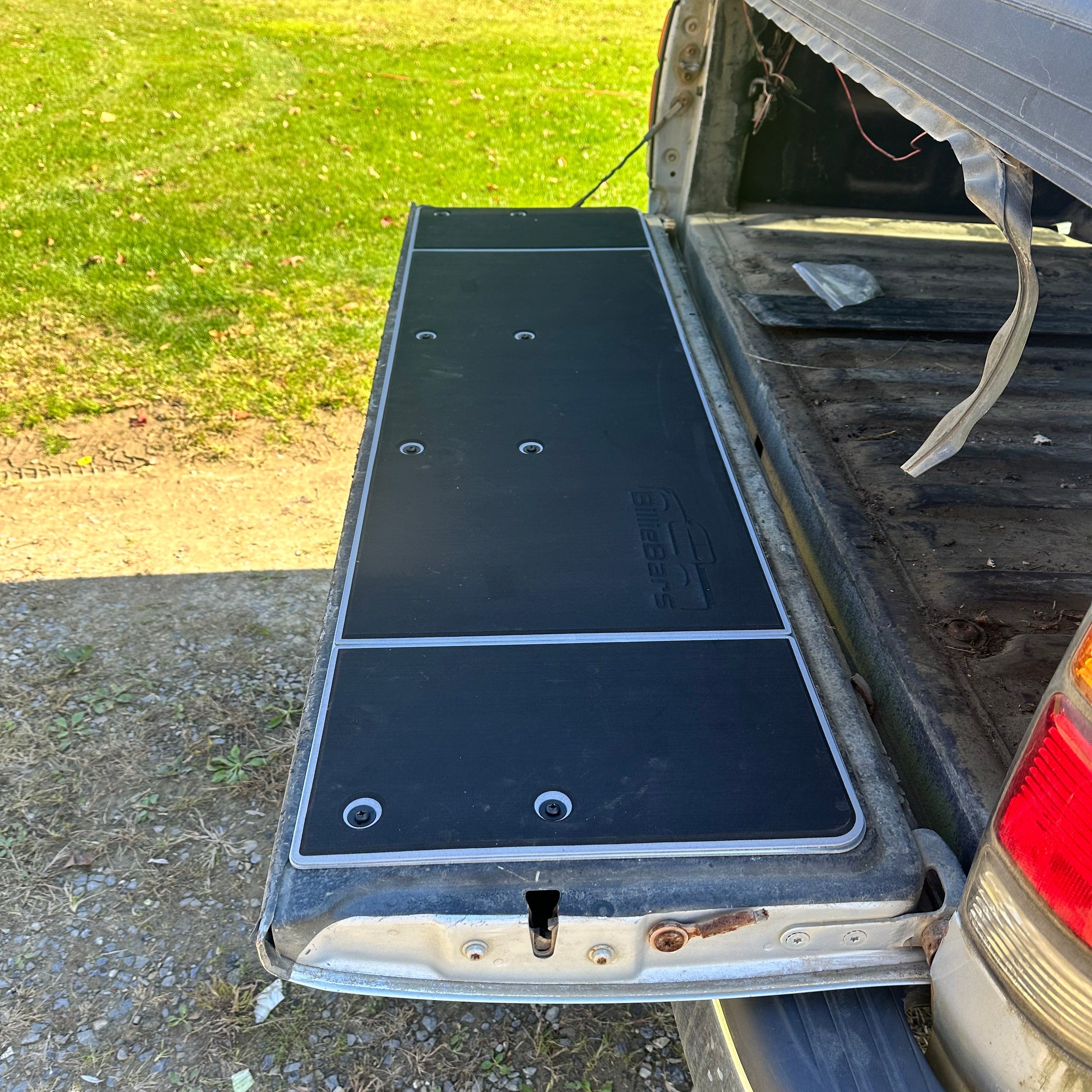 1st Gen Tundra Tailgate Cover (2000-2006)
