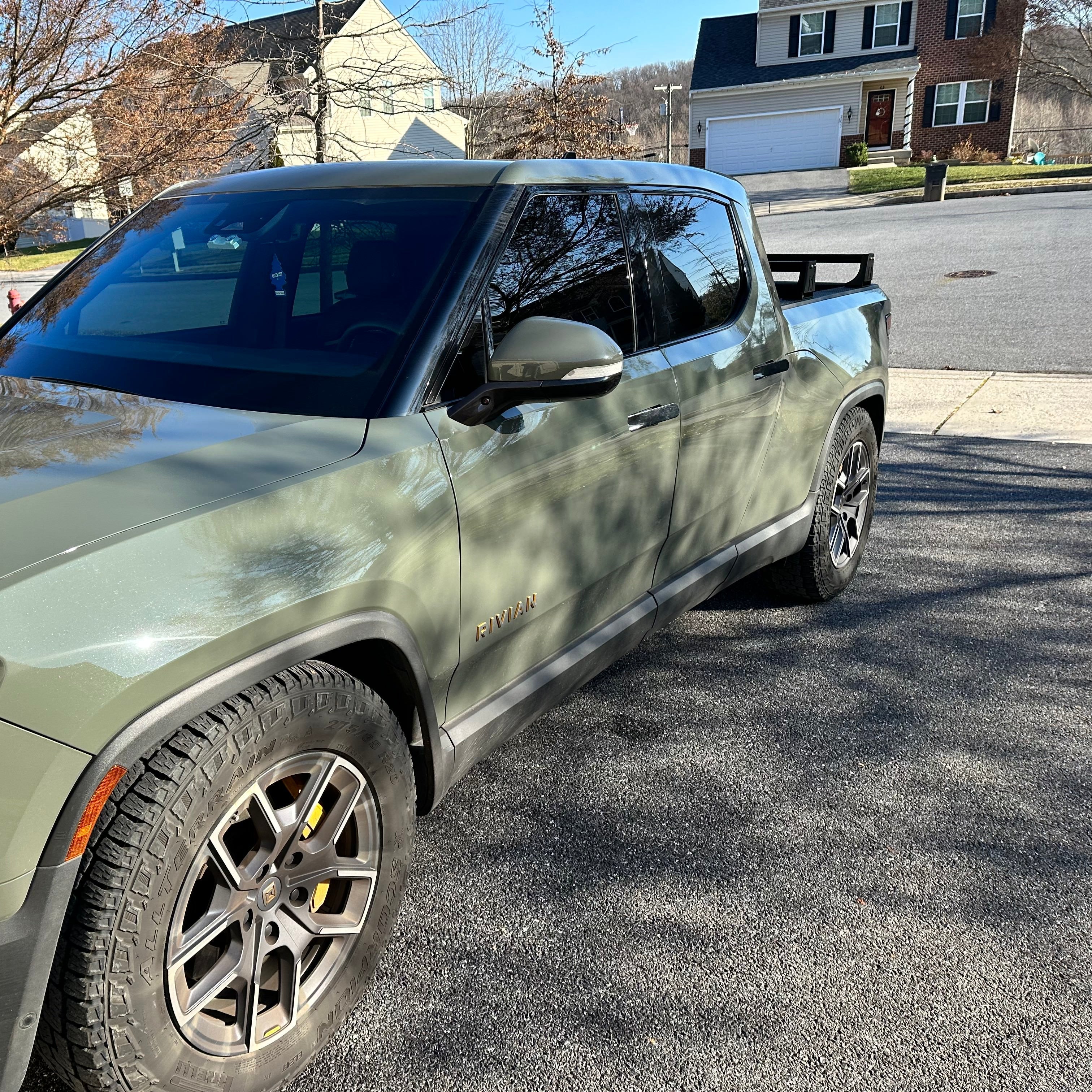 Rivian (2022+), Low Profile Bed Rack
