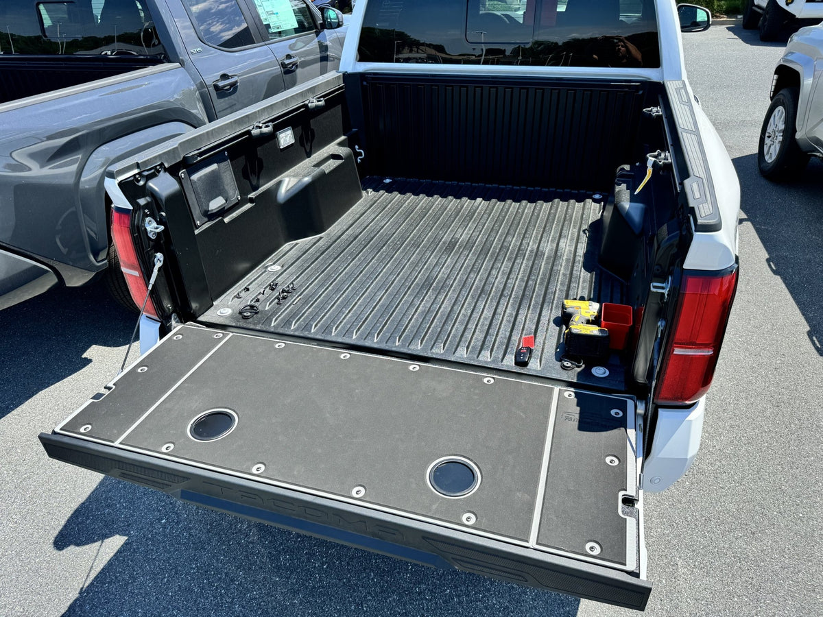 Tacoma Tailgate Cover (2024+) - Spirit of 1876 - BillieBars