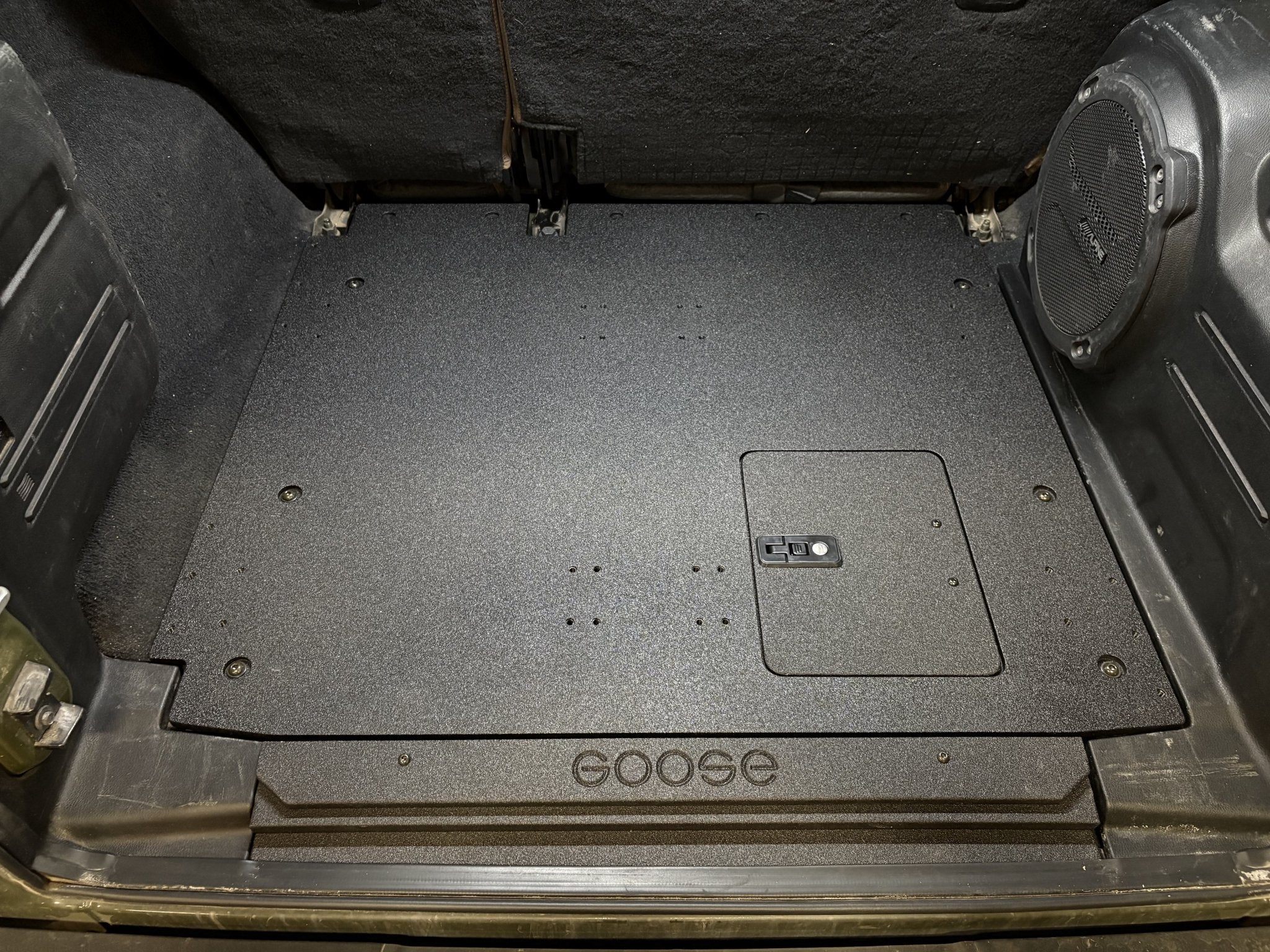 Jeep Wrangler 2018 - 2023 JLU 4 Door - Rear Plate System - Spirit of 1876 - Goose Gear