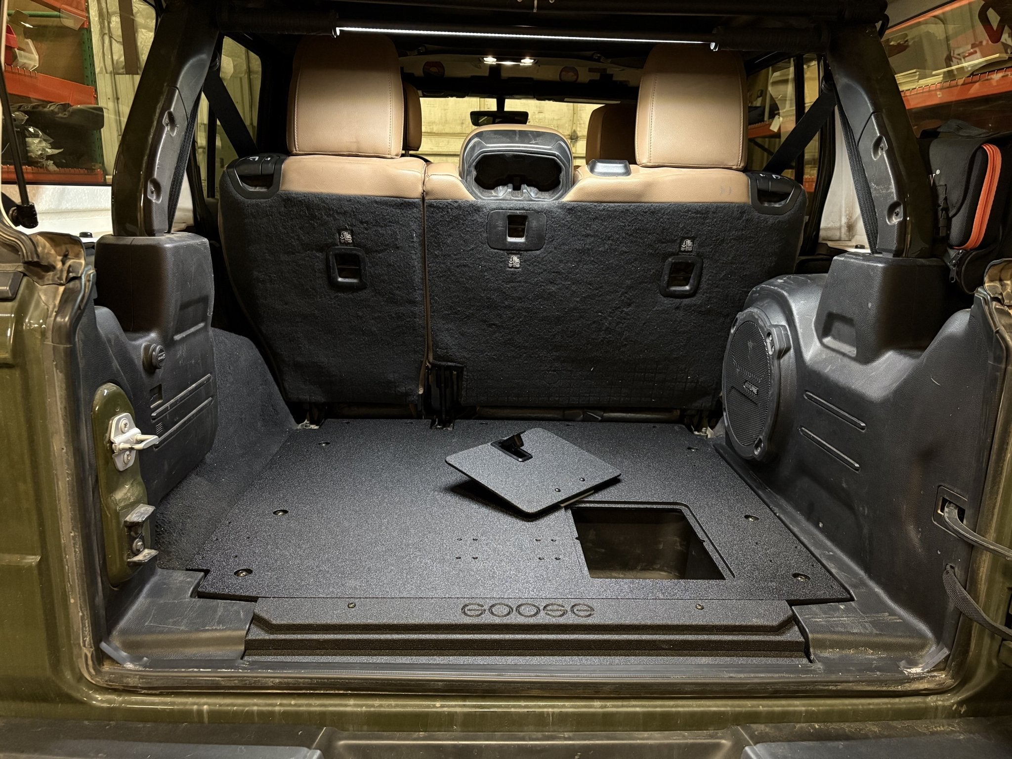 Jeep Wrangler 2018 - 2023 JLU 4 Door - Rear Plate System - Spirit of 1876 - Goose Gear