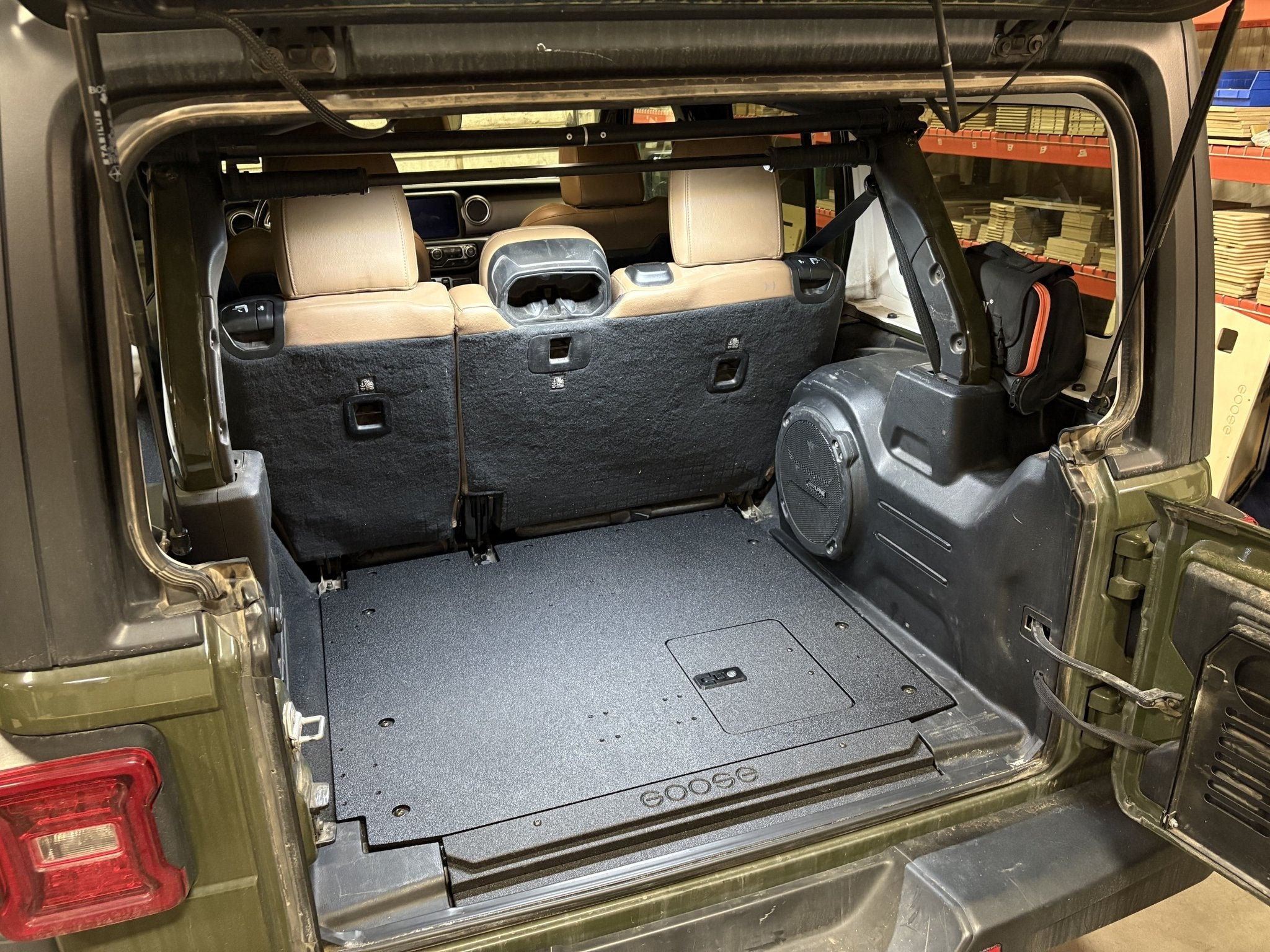 Jeep Wrangler 2018 - 2023 JLU 4 Door - Rear Plate System - Spirit of 1876 - Goose Gear
