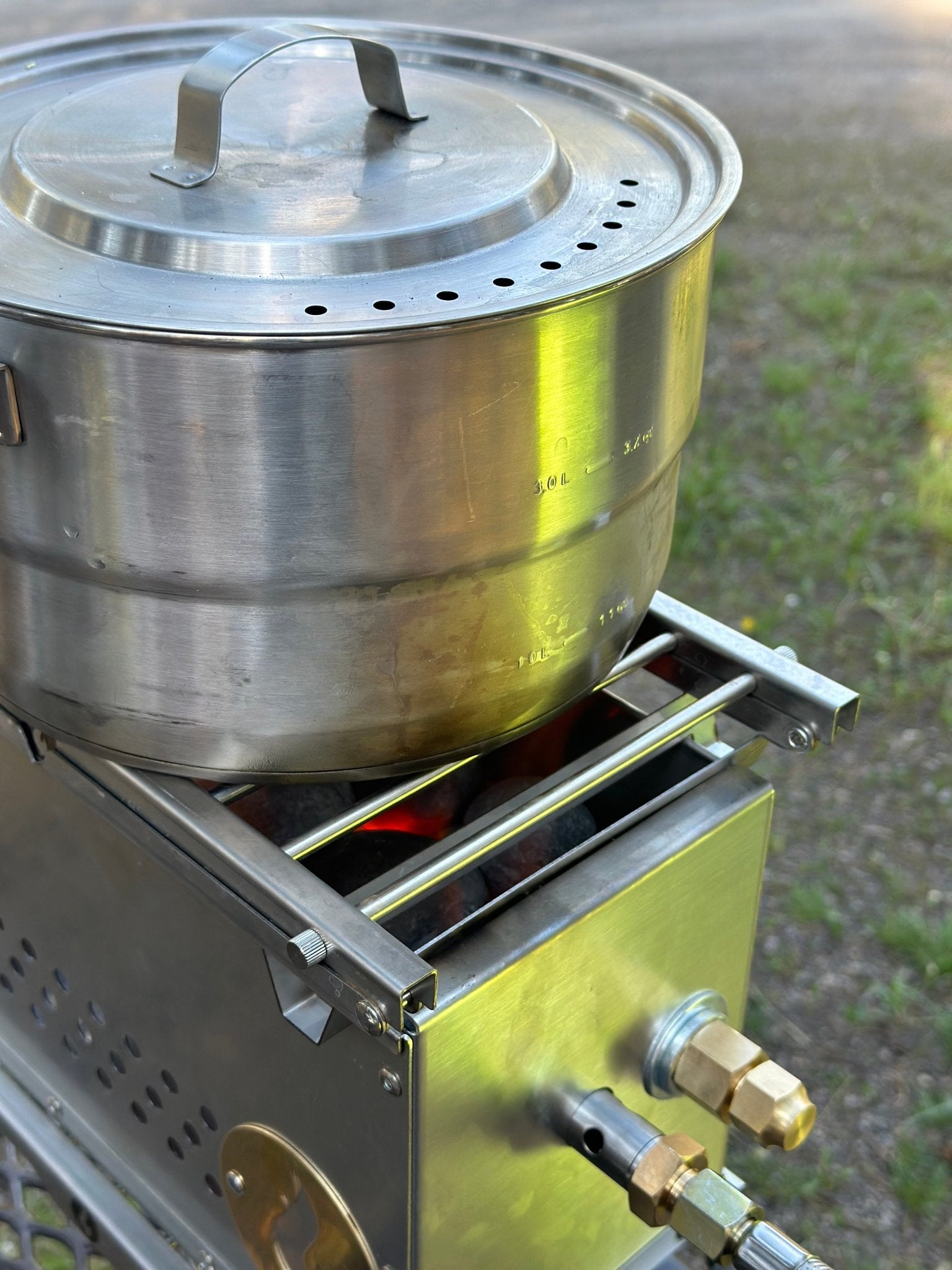 Over-Under Grill Thingy: Stand and Grill In One! - Spirit of 1876