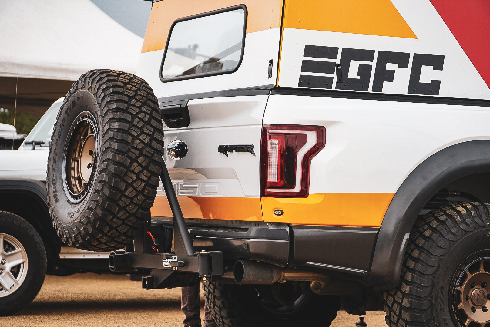 *Refurbished* UltraSwing™ Multi-Fit Spare Tire Hitch Mount
