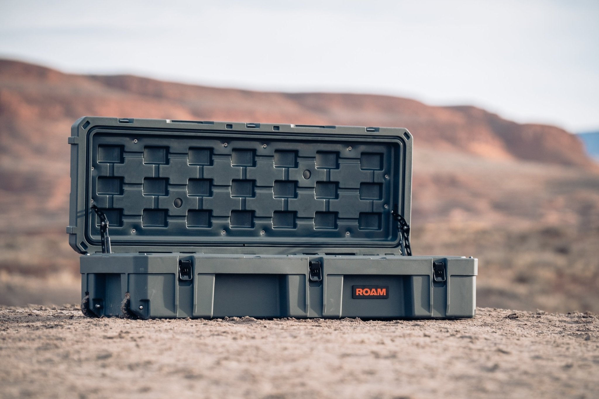 128L Rolling Rugged Case - Spirit of 1876 - ROAM Dealer Portal
