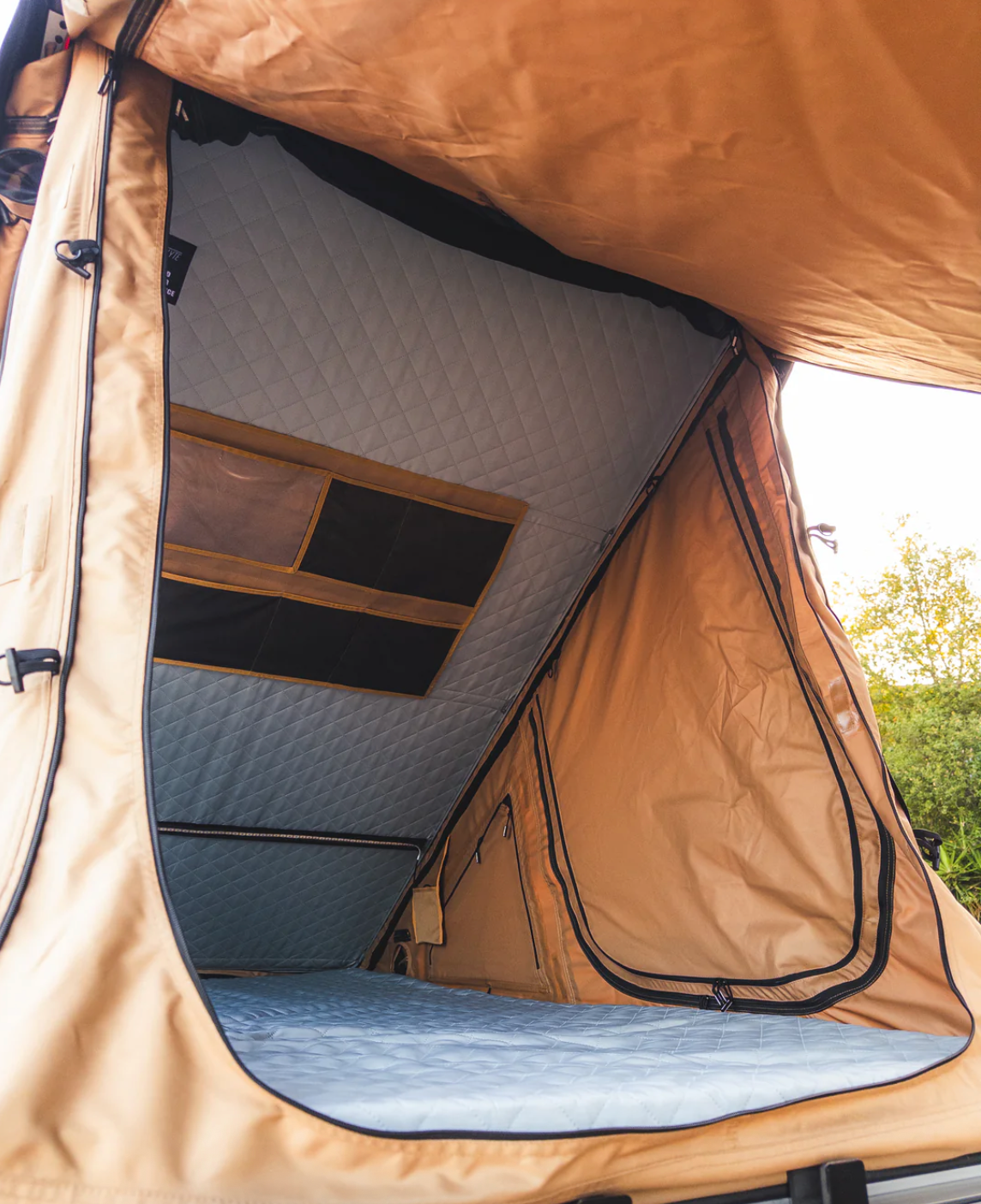 Featherlyte Outdoors Aircrest 2+ Person Rooftop Tent