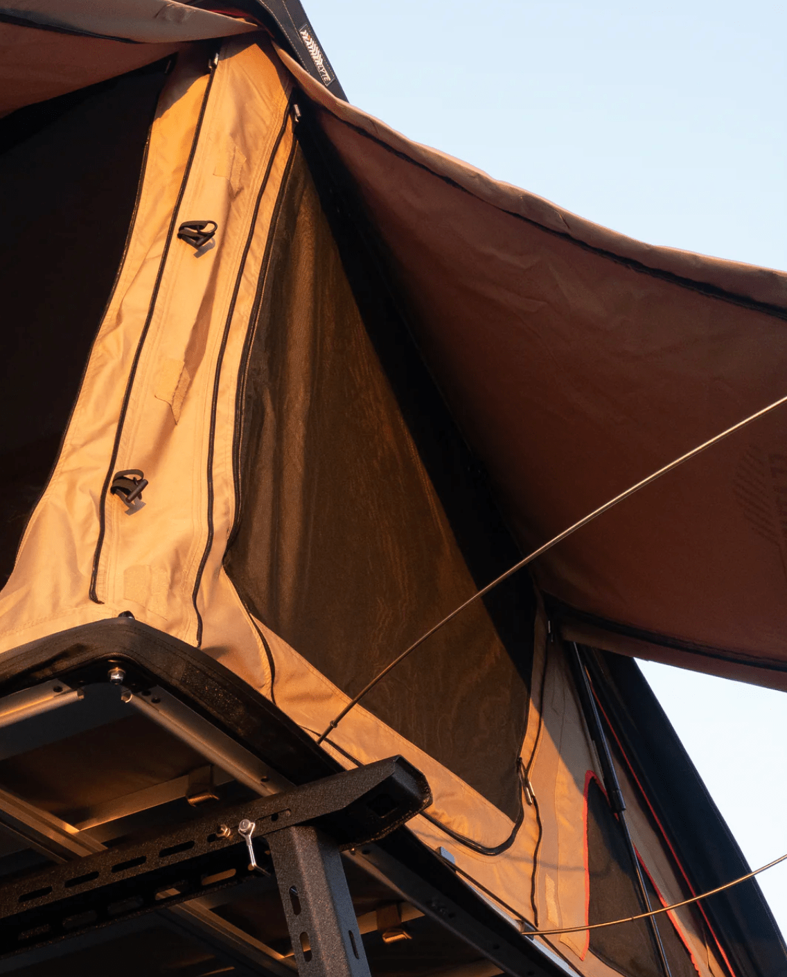 Featherlyte Outdoors Aircrest 2+ Person Rooftop Tent - Spirit of 1876Spirit of 1876