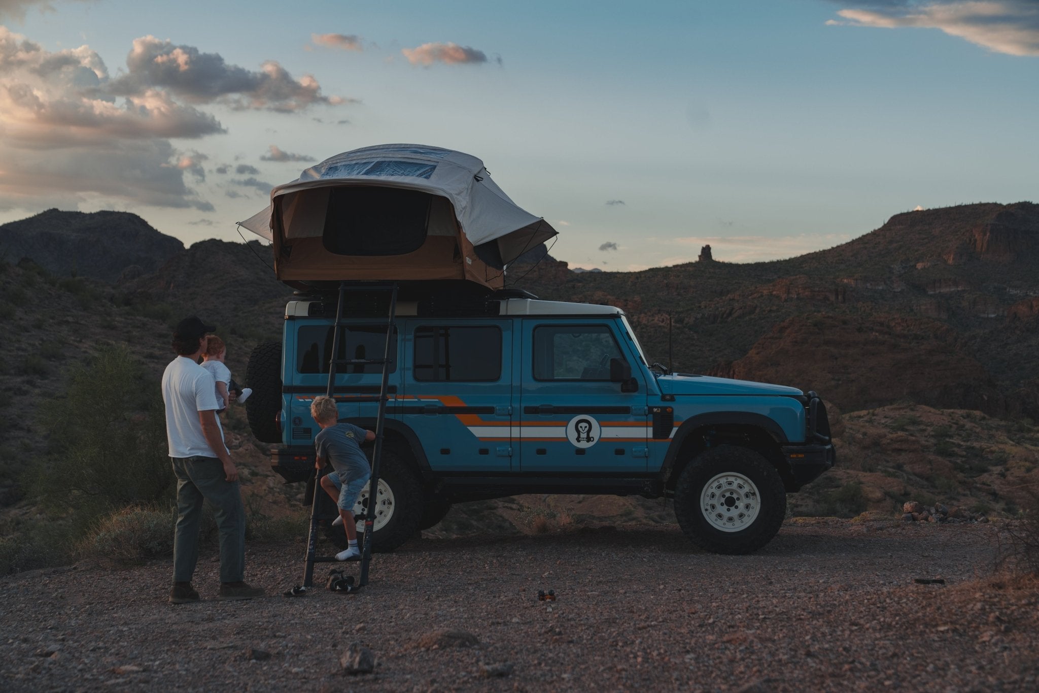 Vagabond 2.0 Rooftop Tent - Spirit of 1876ROAM Dealer Portal