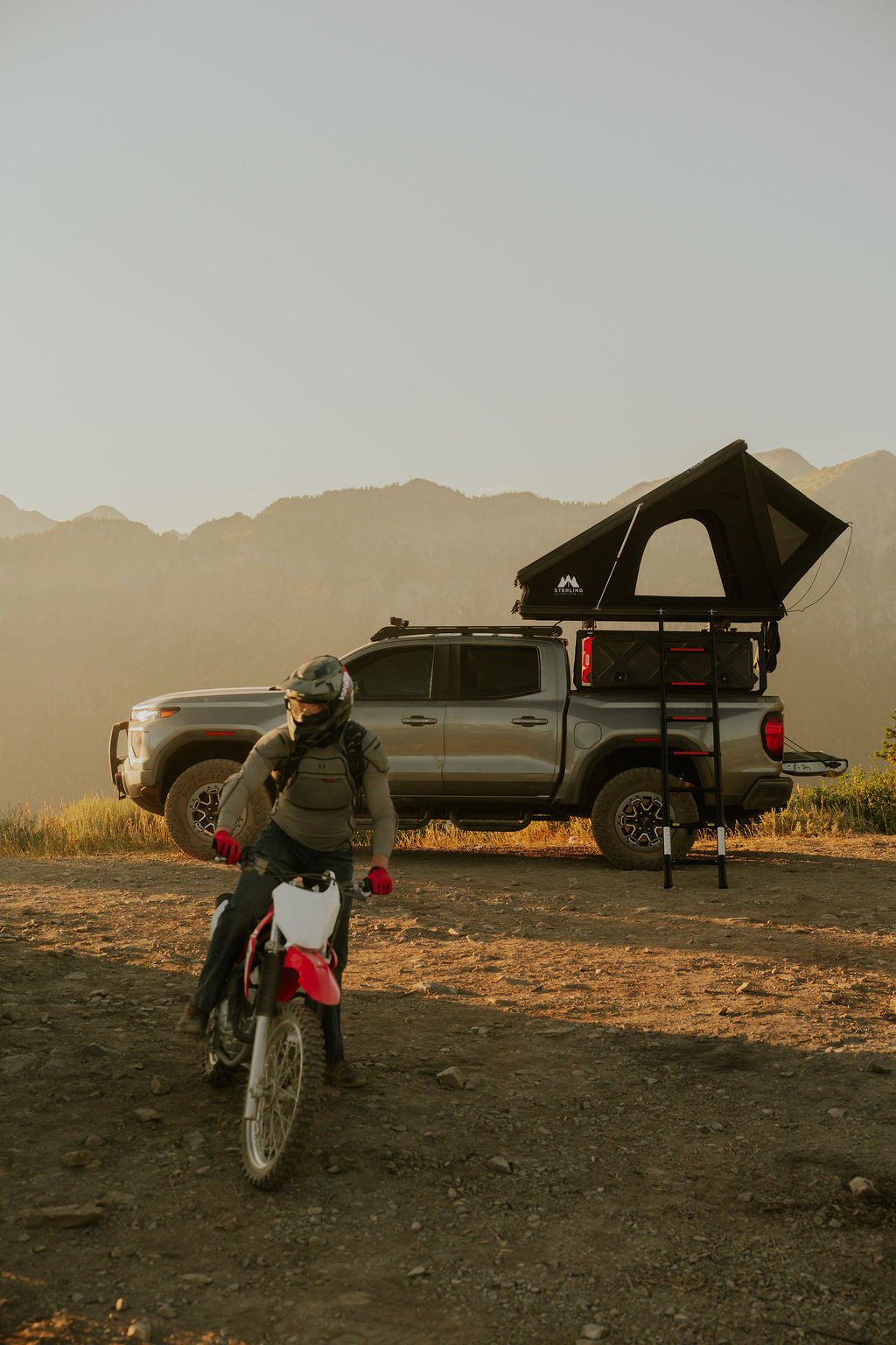 Sterling Adventure Co Wasatch Aluminum Double Channel Rooftop Tent - Spirit of 1876Sterling Adventure Co