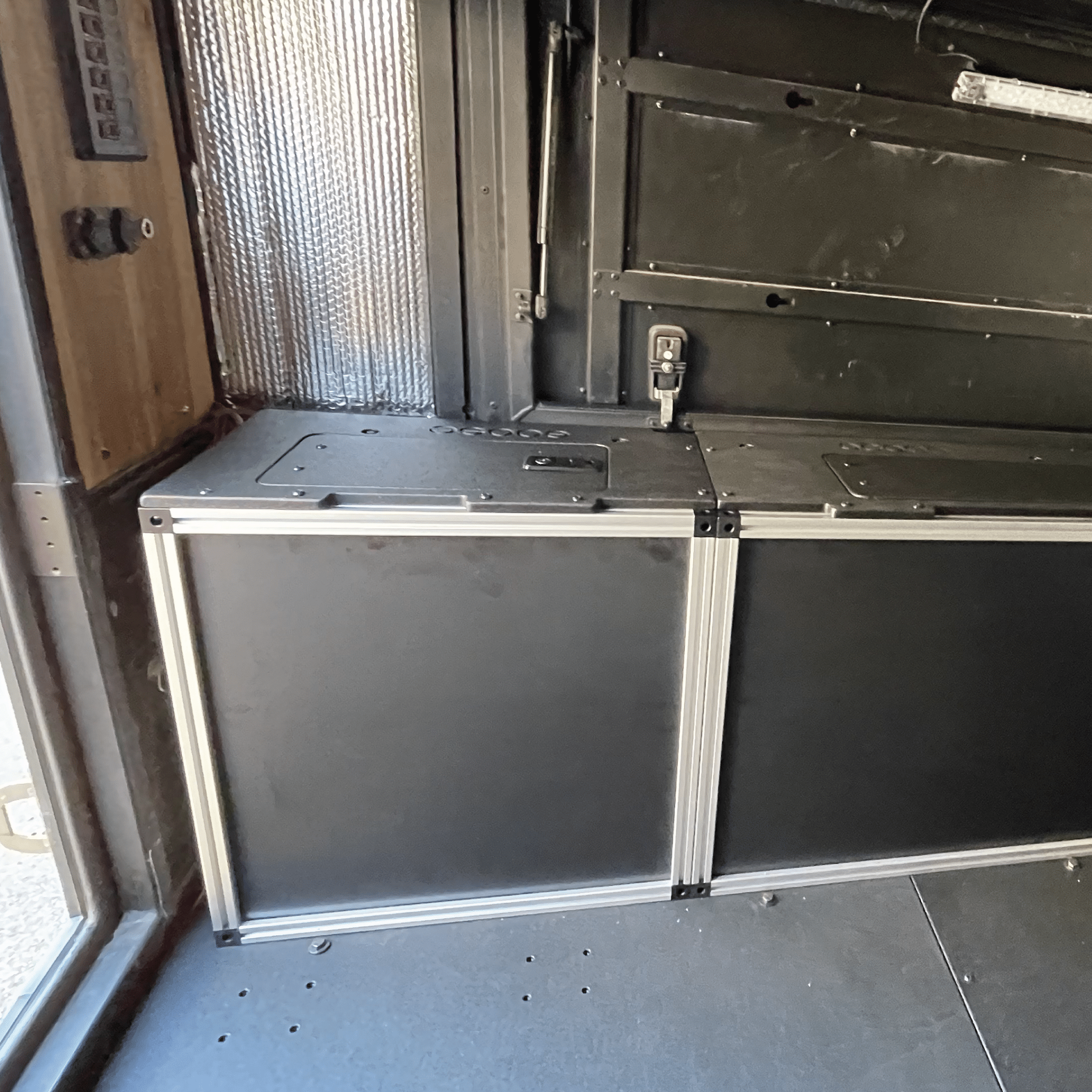 Alu - Cab Canopy Camper V2 - Toyota Tacoma 2005 - 2023 2nd & 3rd Gen. - Rear Utility Module - 6' Bed - Spirit of 1876 - Goose Gear