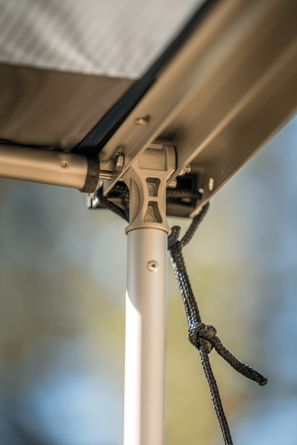 Rooftop Awnings - Spirit of 1876 - ROAM Dealer Portal