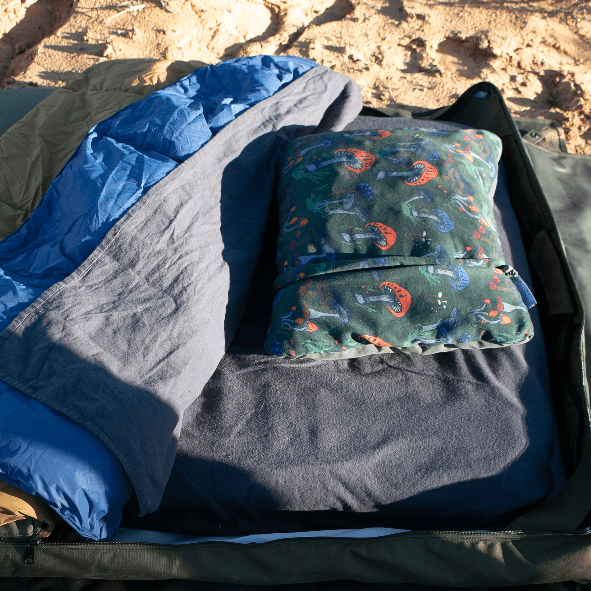 Cascade Flannel Sheets - Spirit of 1876Born Outdoor