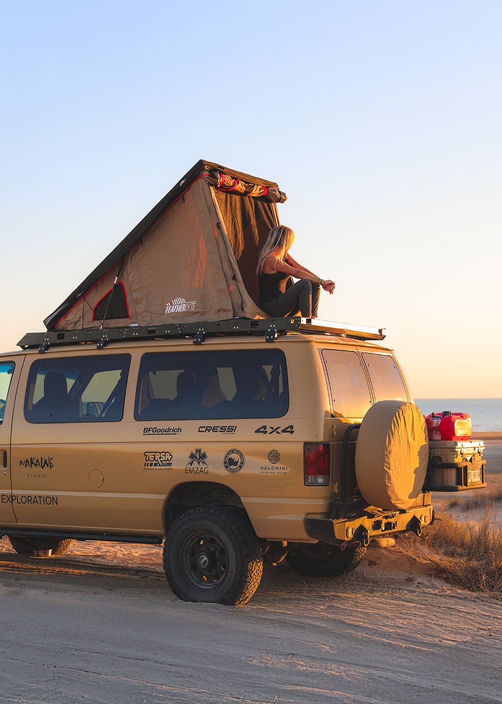 Featherlyte Outdoors AIRCREST 2+ Person Rooftop Tent - Spirit of 1876Featherlyte Outdoors