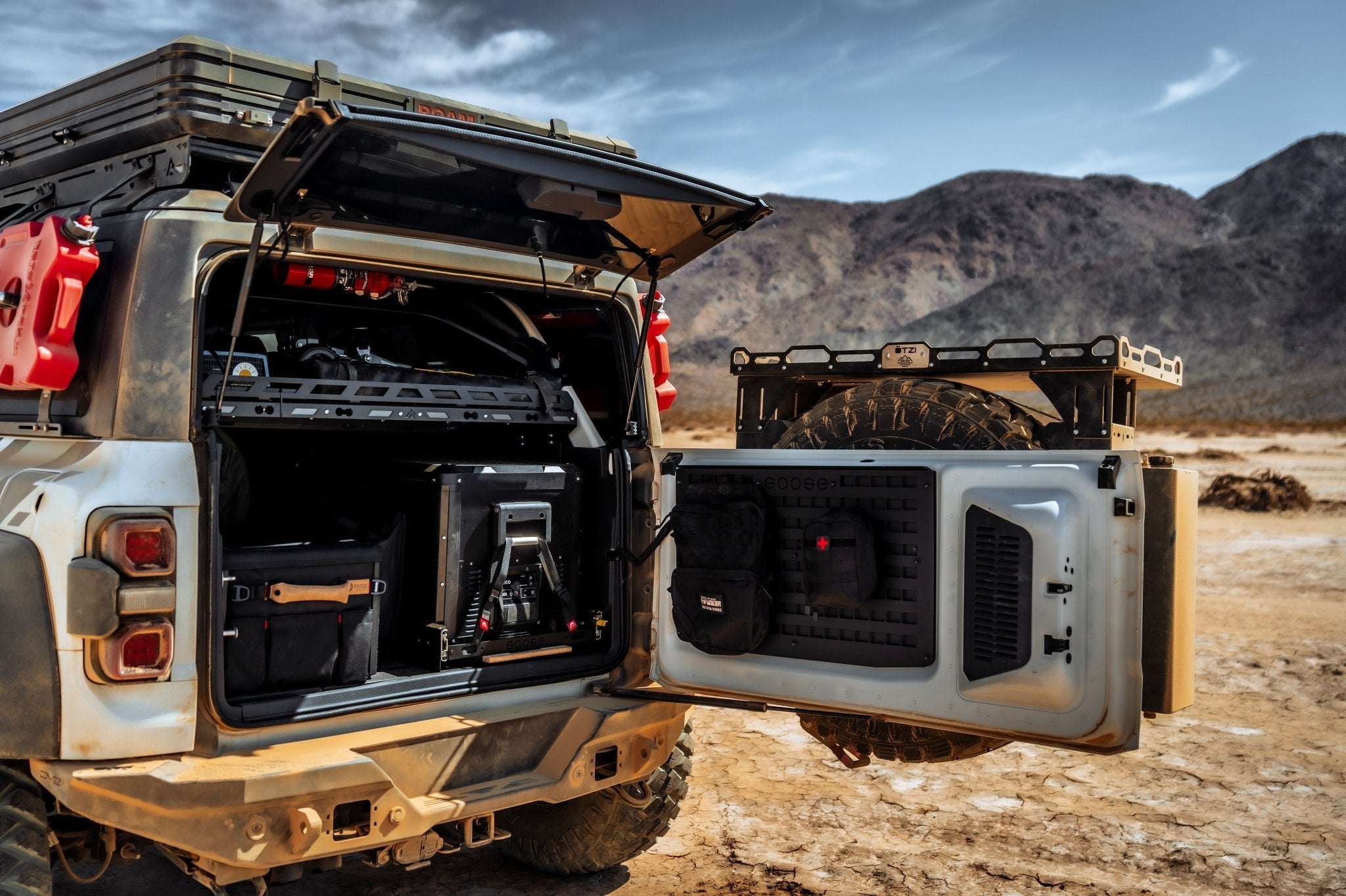 Ford Bronco 2021 - Present 6 Gen. Tailgate Molle Panel - Spirit of 1876 - Goose Gear