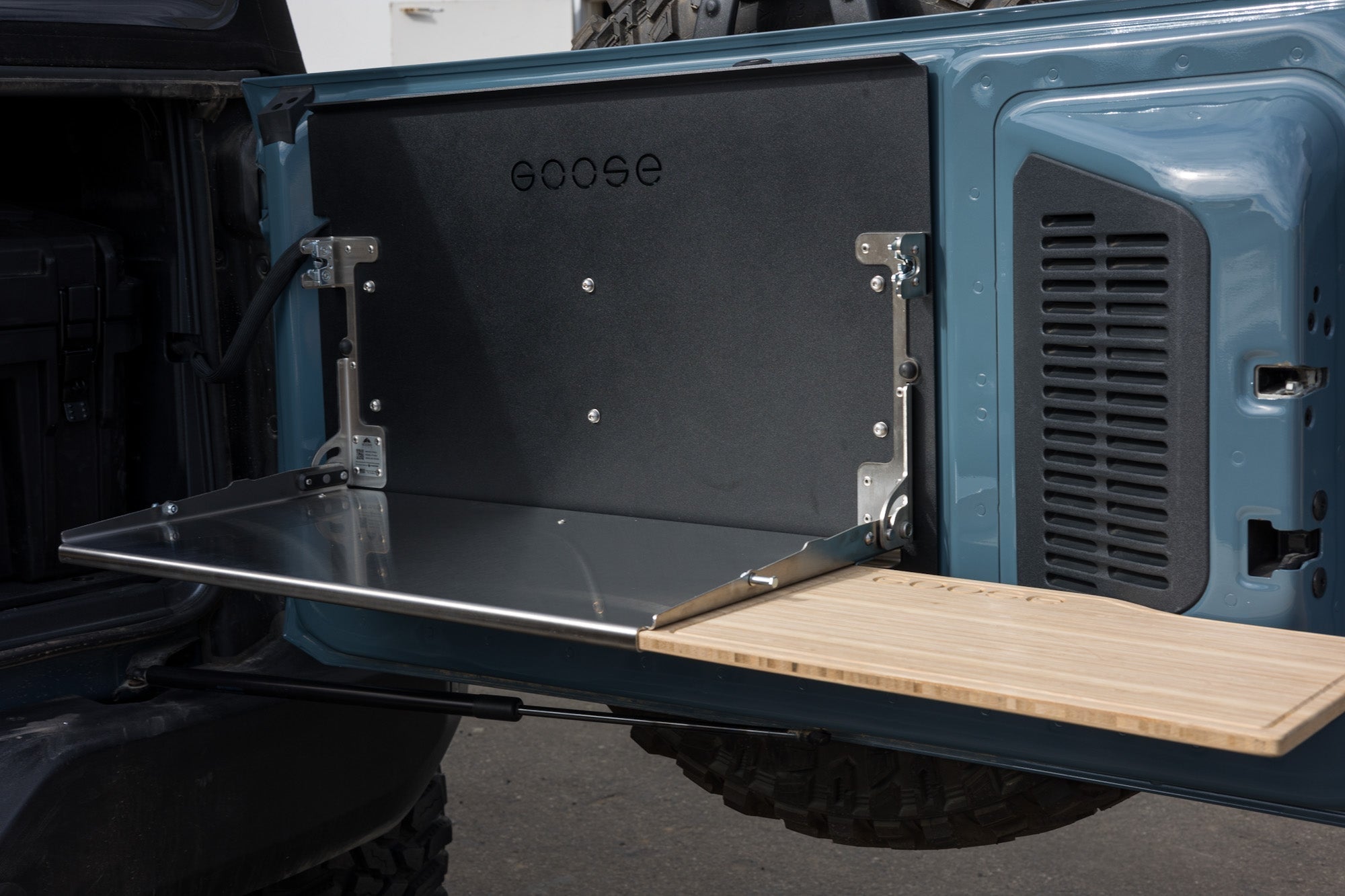 Ford Bronco 2021 - Present 6th Gen. - Tailgate Table - Spirit of 1876 - Goose Gear