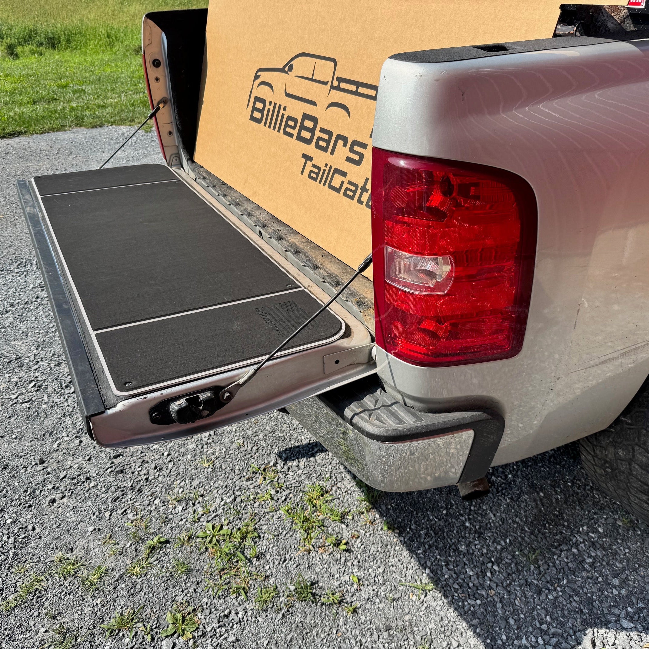 BillieBars -Silverado/Sierra 1500, 2500, 3500 Tailgate Cover (2007-2013)