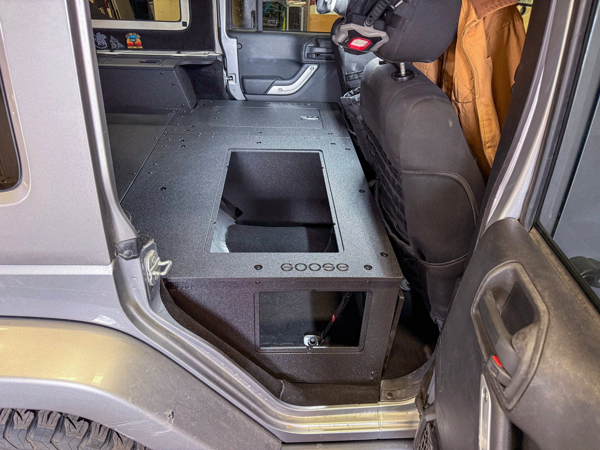 Jeep - Wrangler - 2007 - 2018 - JKU - 4 Door - Explore Series - Seat Delete Plate System - Second Row - Module Based - 8" Module - Spirit of 1876Goose Gear