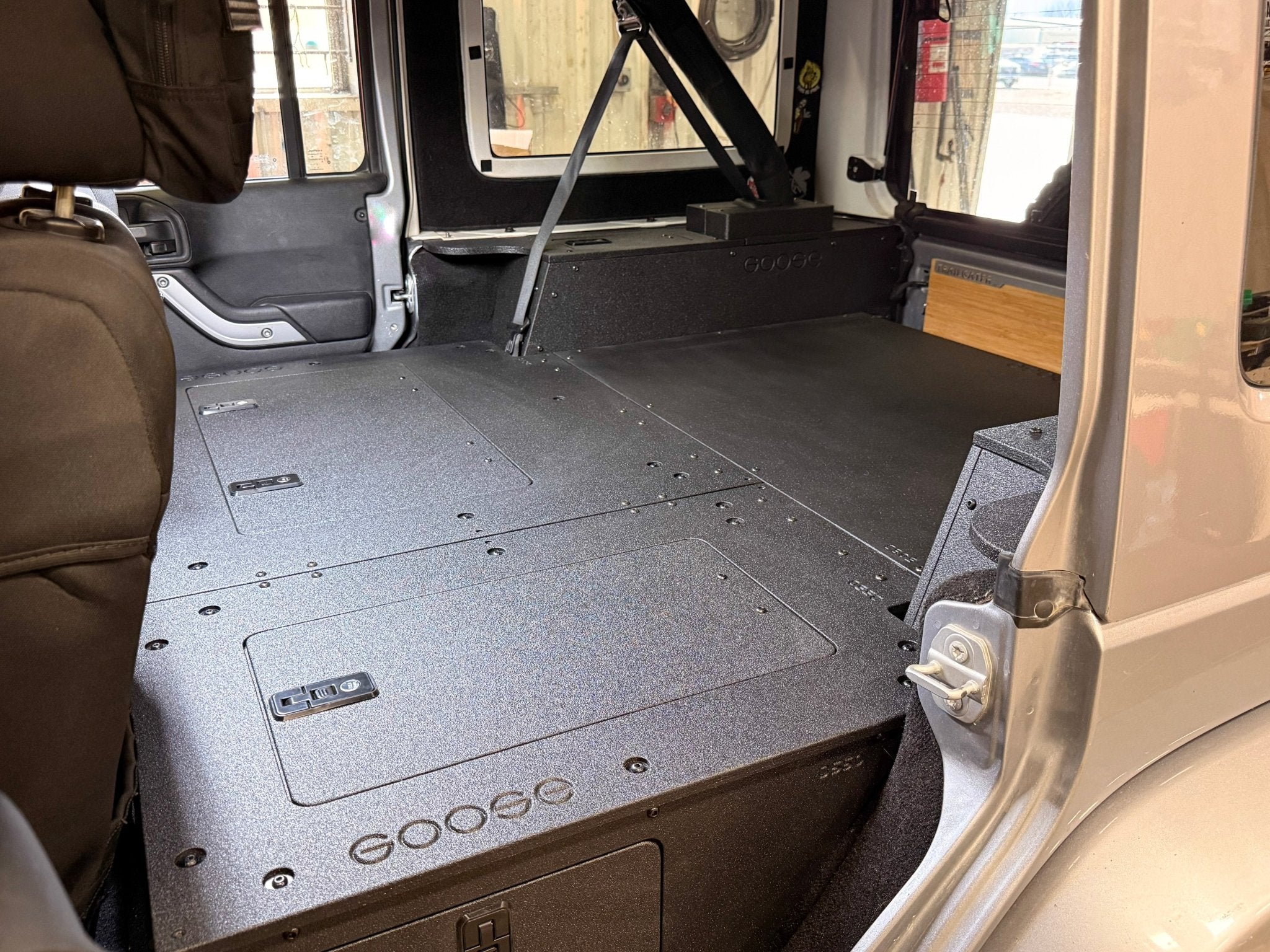 Jeep - Wrangler - 2007 - 2018 - JKU - 4 Door - Explore Series - Seat Delete Plate System - Second Row - Module Based - 8" Module - Spirit of 1876Goose Gear