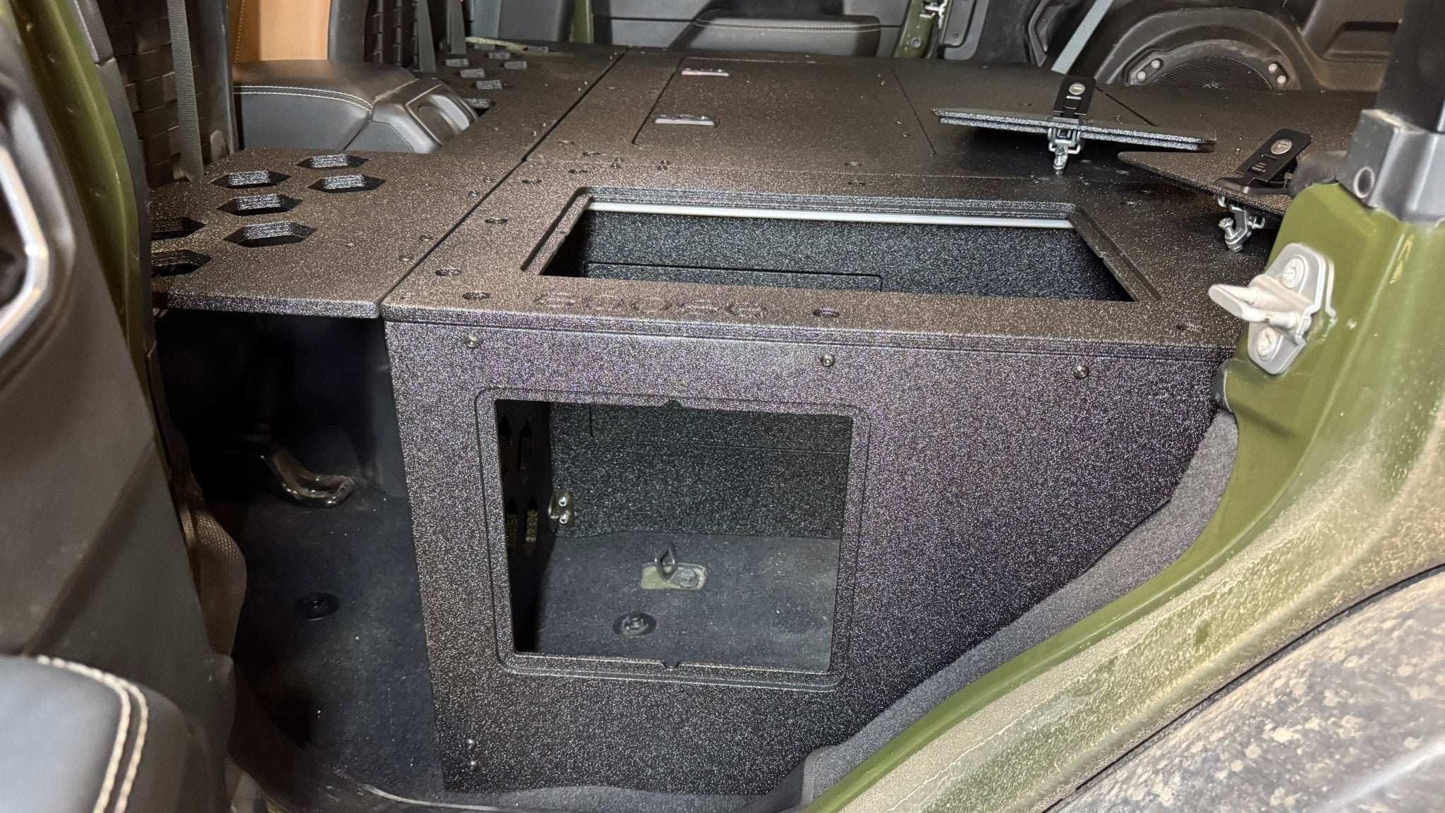 Jeep Wrangler 2018 - 2023 JLU 4 Door - Second Row Seat Delete Plate System - 8" or 10" Module Based - Spirit of 1876 - Goose Gear