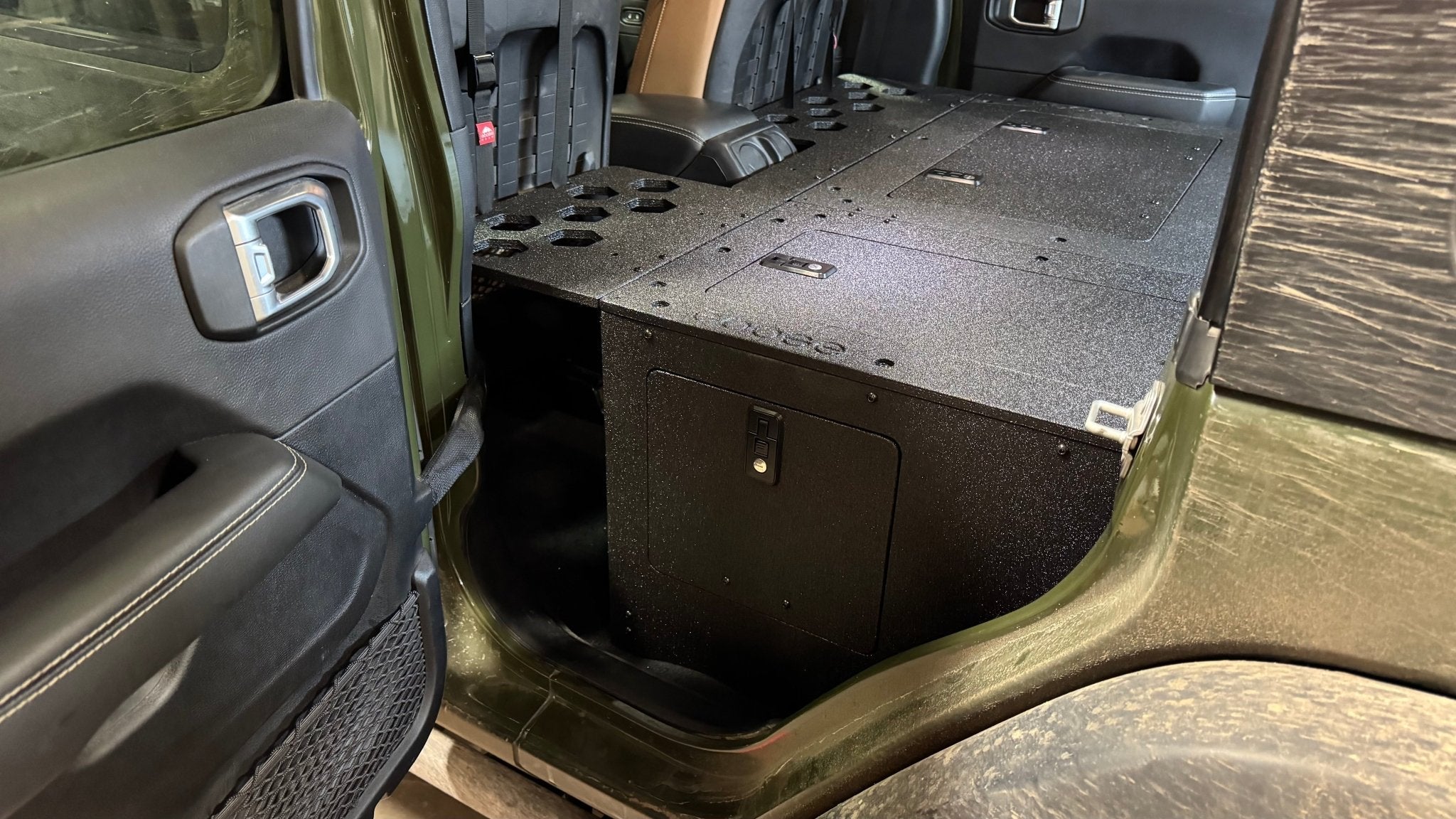 Jeep Wrangler 2018 - 2023 JLU 4 Door - Second Row Seat Delete Plate System - 8" or 10" Module Based - Spirit of 1876 - Goose Gear