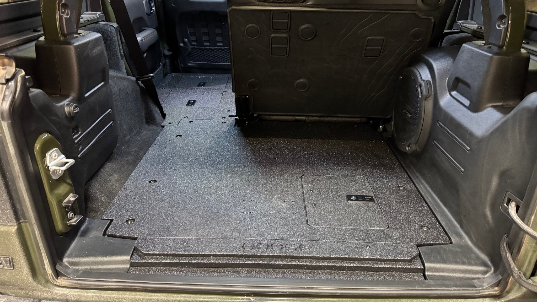 Goose Gear Jeep Wrangler 2024 - Present JLU 4 Door - Second Row Seat Delete Plate System - V2 - Spirit of 1876Goose Gear