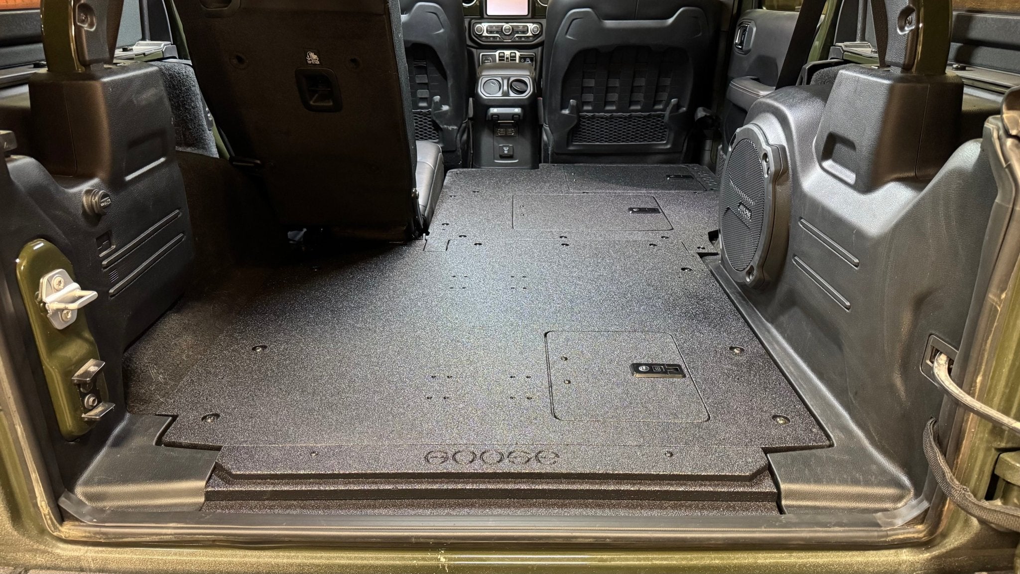 Goose Gear Jeep Wrangler 2024 - Present JLU 4 Door - Second Row Seat Delete Plate System - V2 - Spirit of 1876Goose Gear