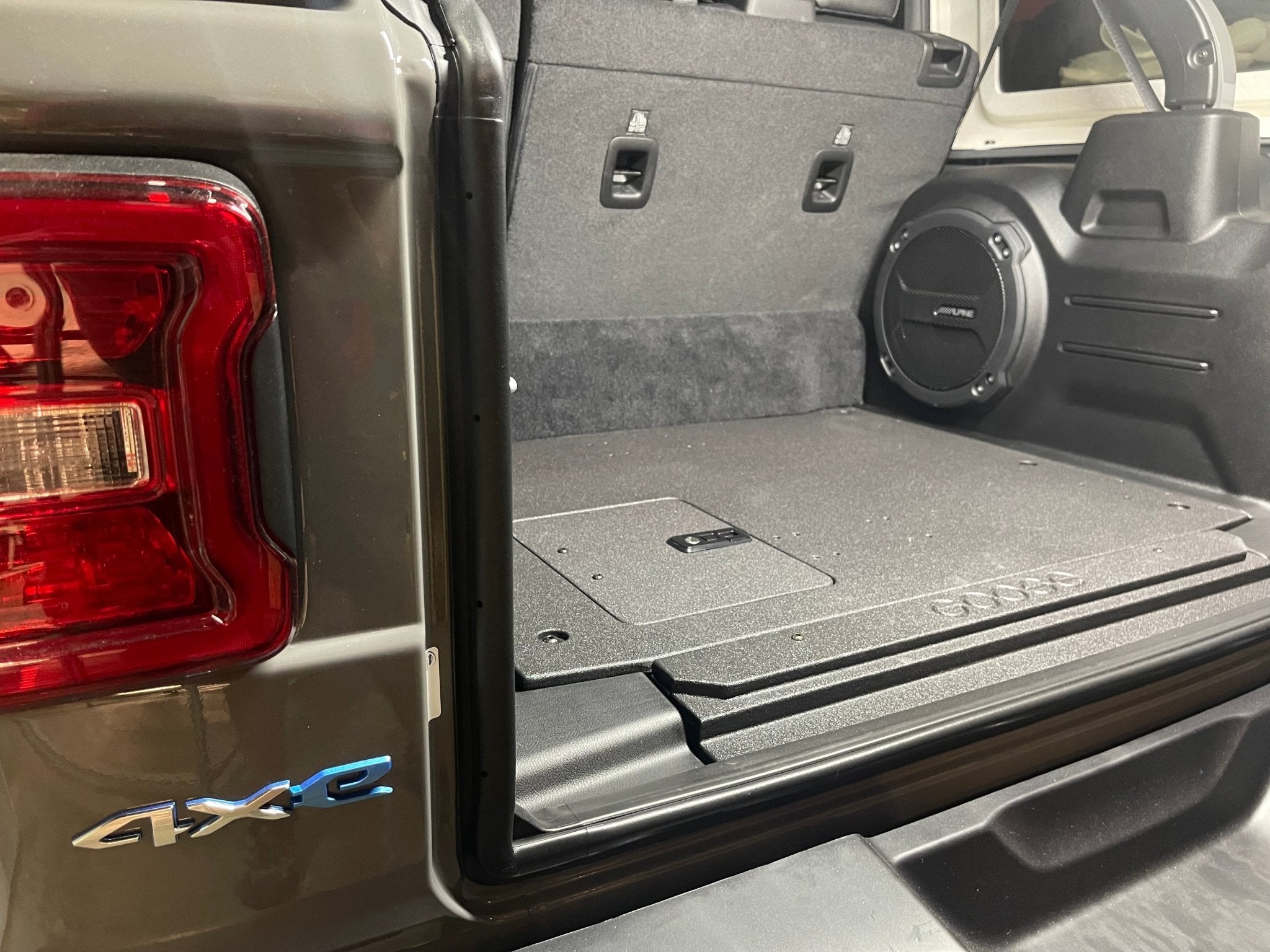 Jeep Wrangler 2021 - Present 4xe 4 Door - Rear Plate System - Spirit of 1876 - Goose Gear