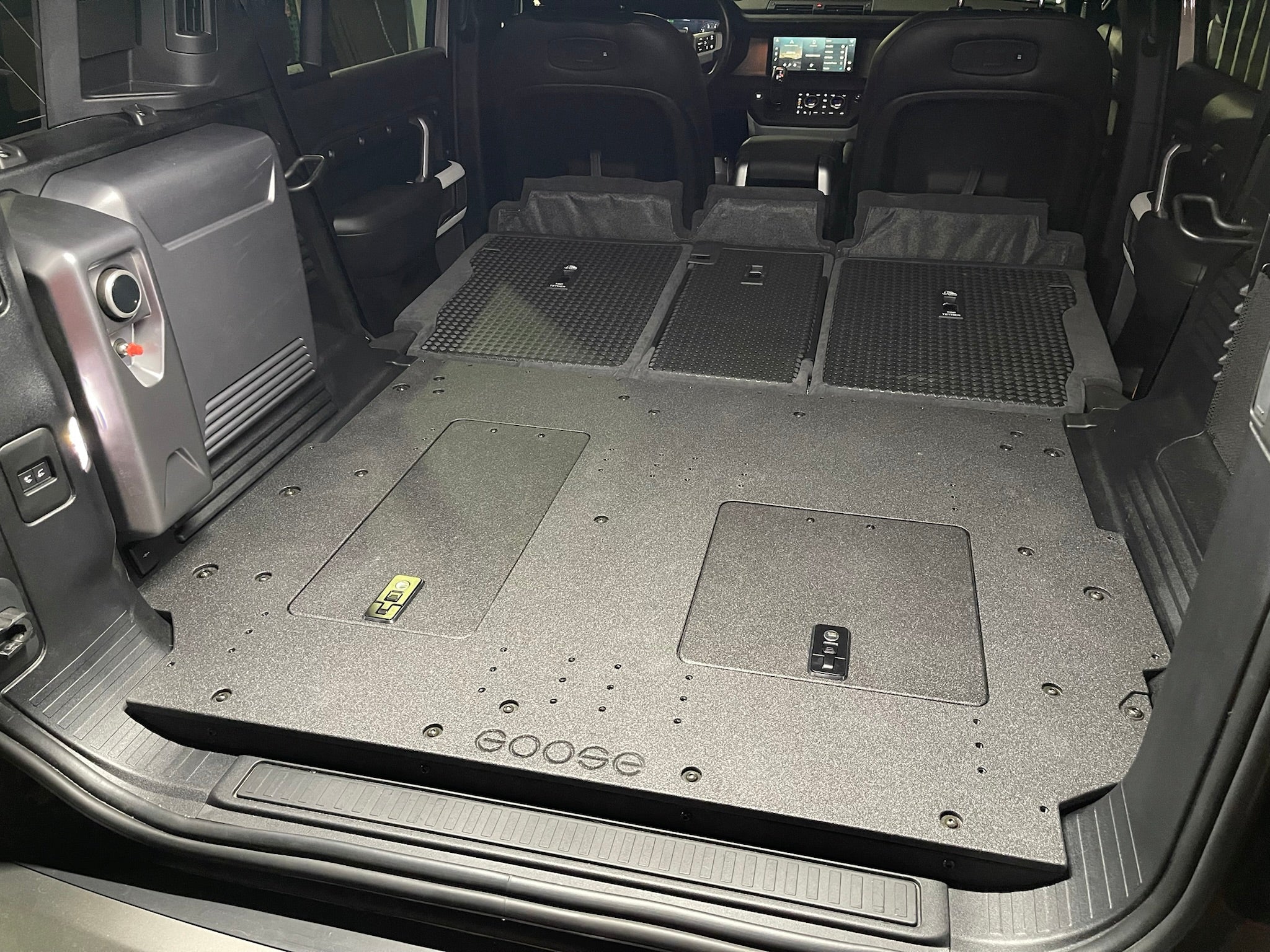 Land Rover Defender 2020 - Present L663 - Rear Plate System - Spirit of 1876 - Goose Gear