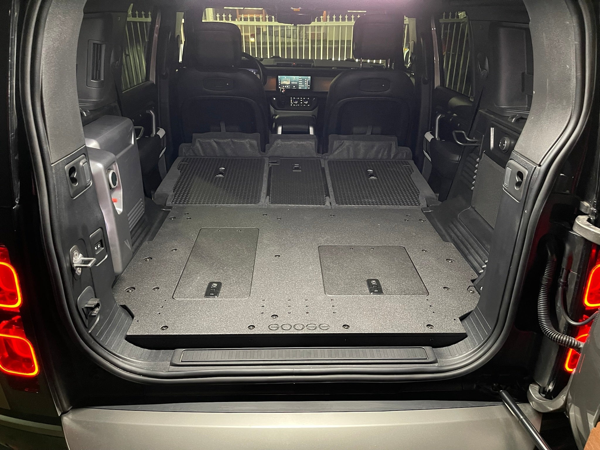 Land Rover Defender 2020 - Present L663 - Rear Plate System - Spirit of 1876 - Goose Gear