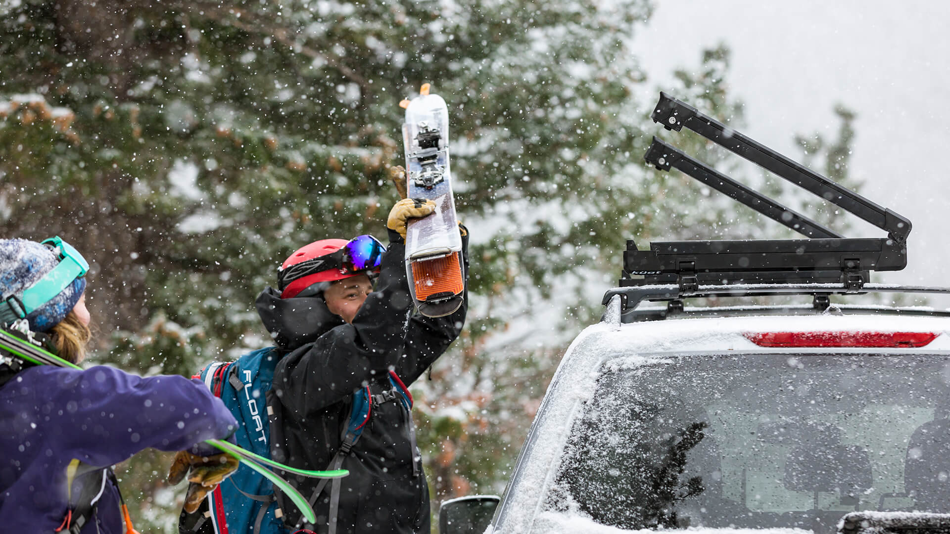 KUAT SWITCH - CLAMSHELL FLIP DOWN SKI RACK