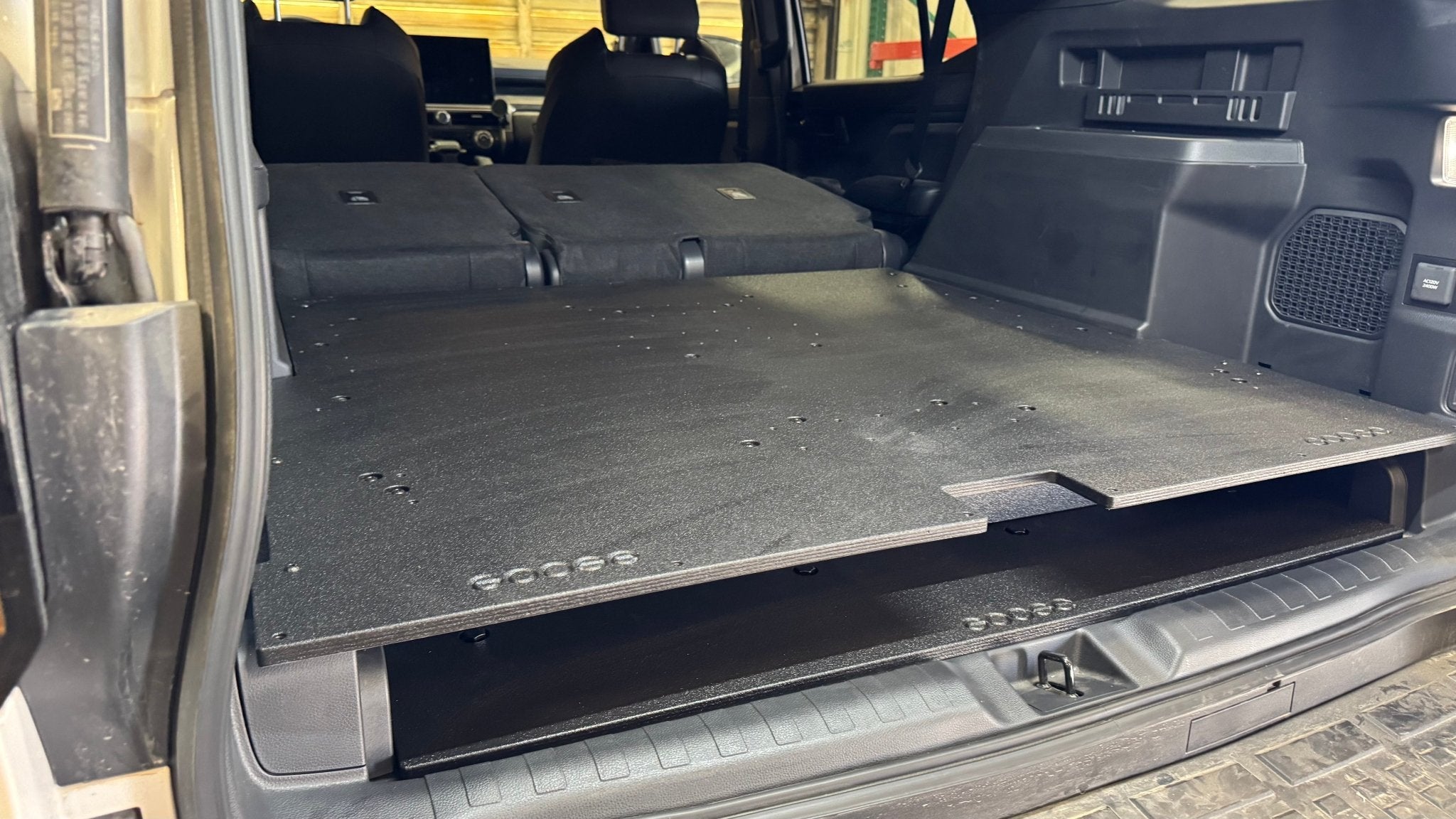 Toyota - 4Runner - 2025-Present - 6th Gen - Hybrid - Explore Series - Rear Plate System