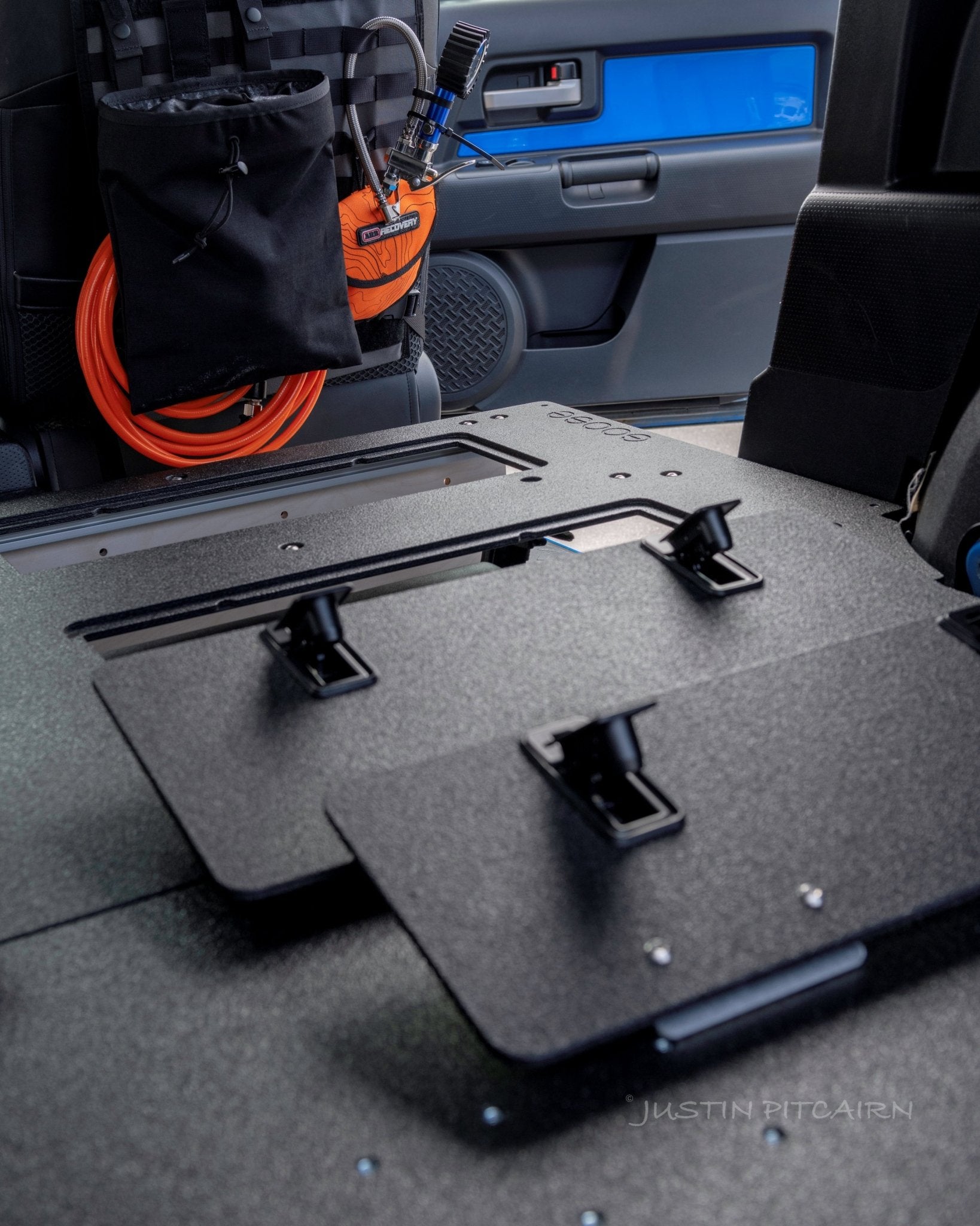 Toyota FJ Cruiser 2006 - 2014 - Second Row Seat Delete Plate System - Spirit of 1876 - Goose Gear