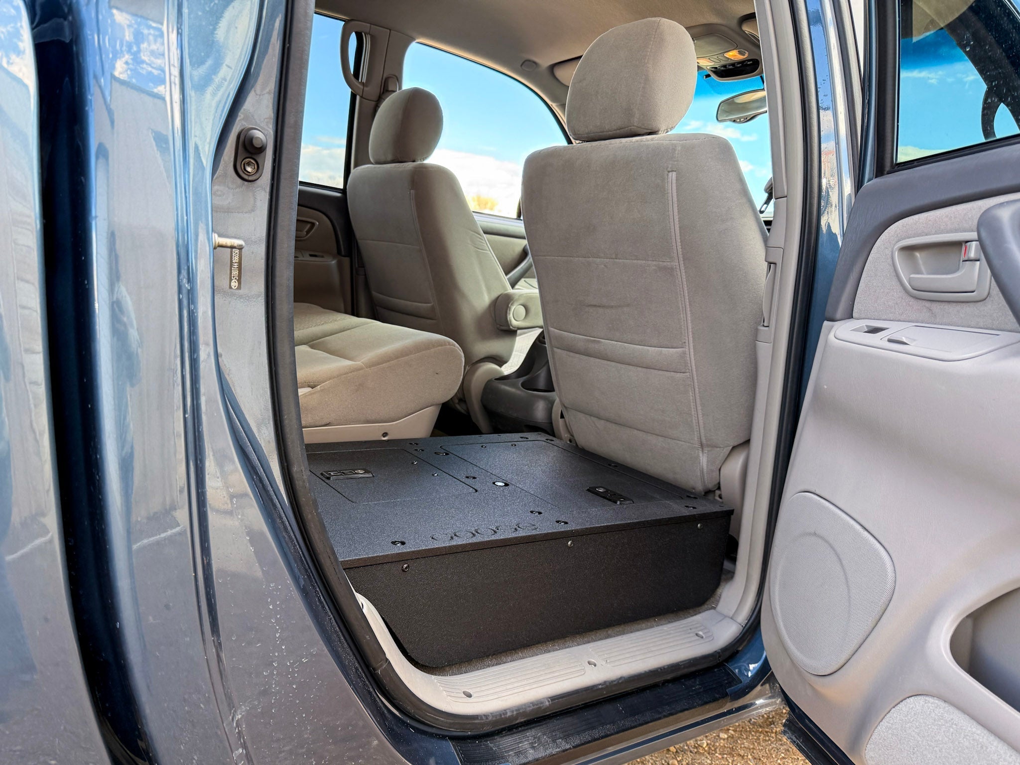 Toyota Tundra - 2000 - 2006 1st Gen - Double Cab - Second Row Seat Delete Plate System - Spirit of 1876Goose Gear