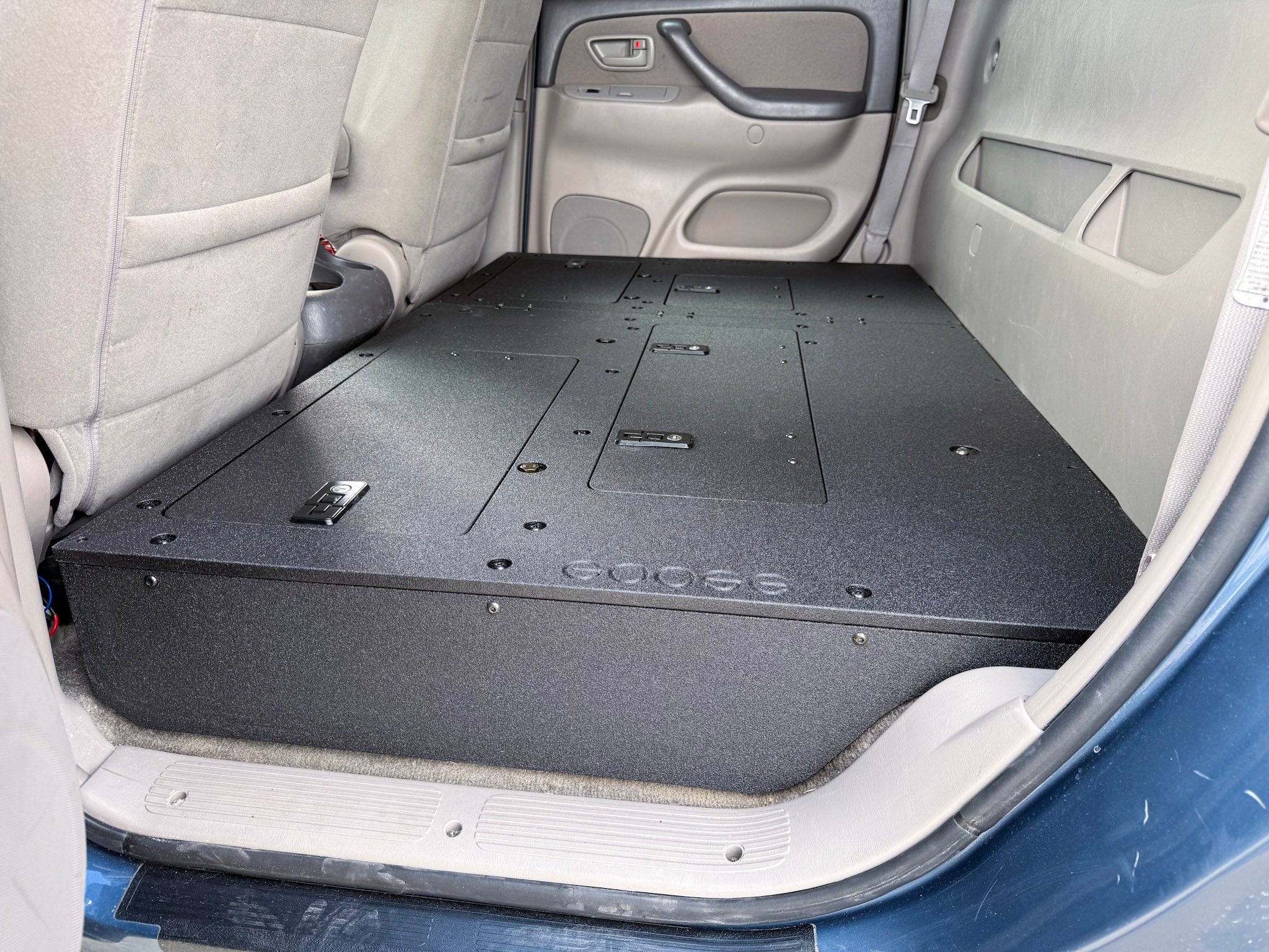 Toyota Tundra - 2000 - 2006 1st Gen - Double Cab - Second Row Seat Delete Plate System - Spirit of 1876Goose Gear