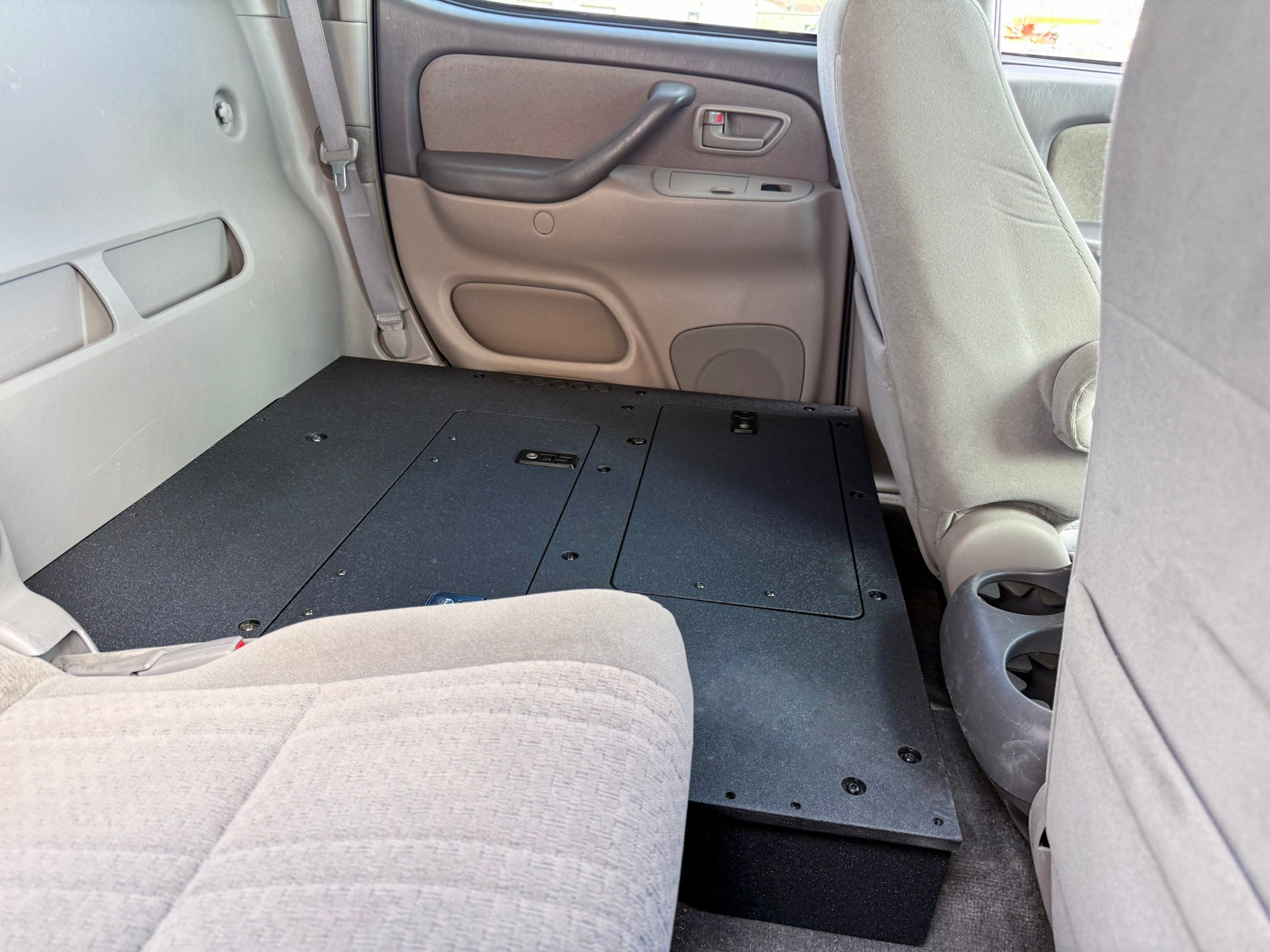 Toyota Tundra - 2000 - 2006 1st Gen - Double Cab - Second Row Seat Delete Plate System - Spirit of 1876Goose Gear