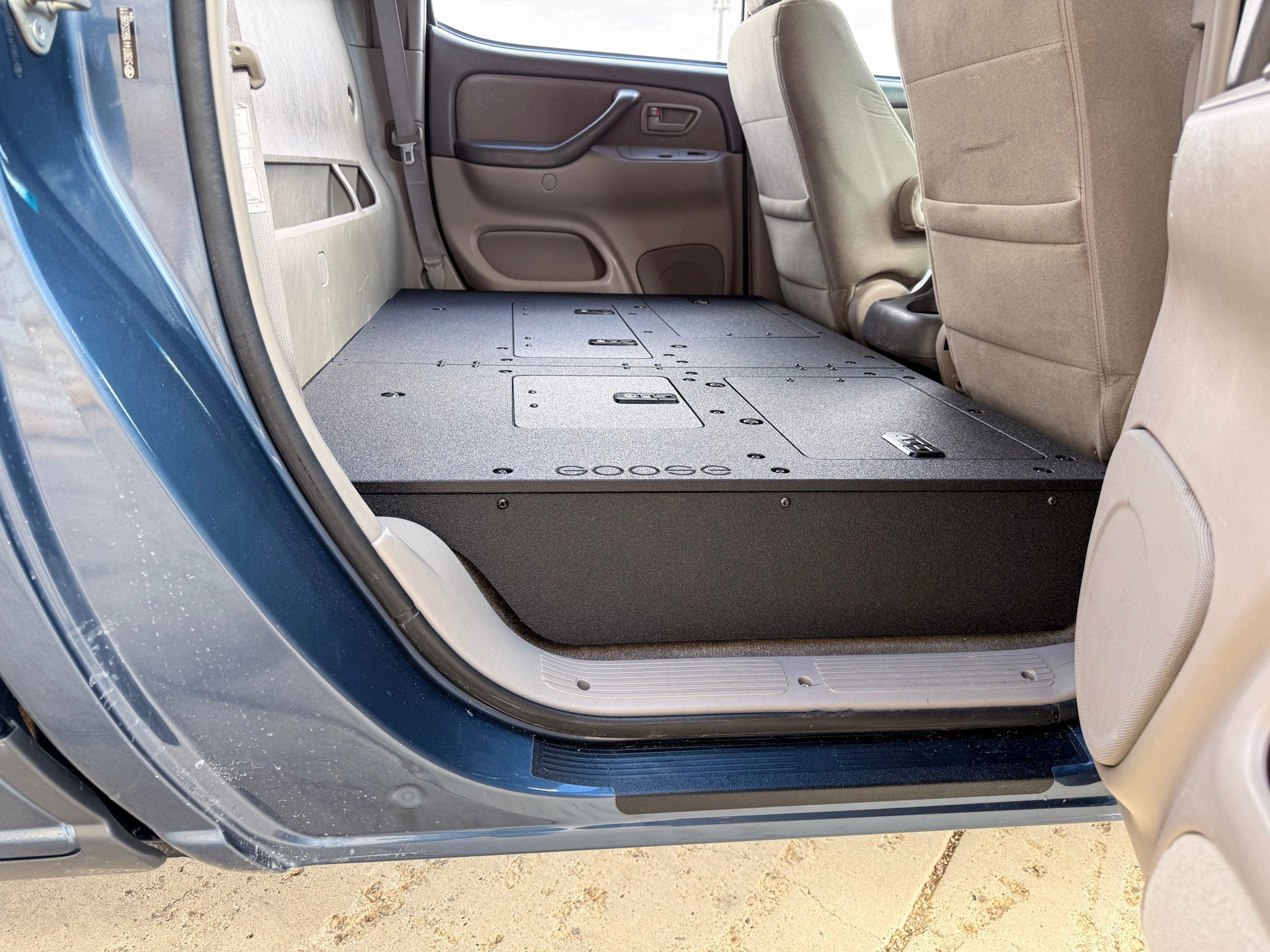 Toyota Tundra - 2000 - 2006 1st Gen - Double Cab - Second Row Seat Delete Plate System - Spirit of 1876Goose Gear
